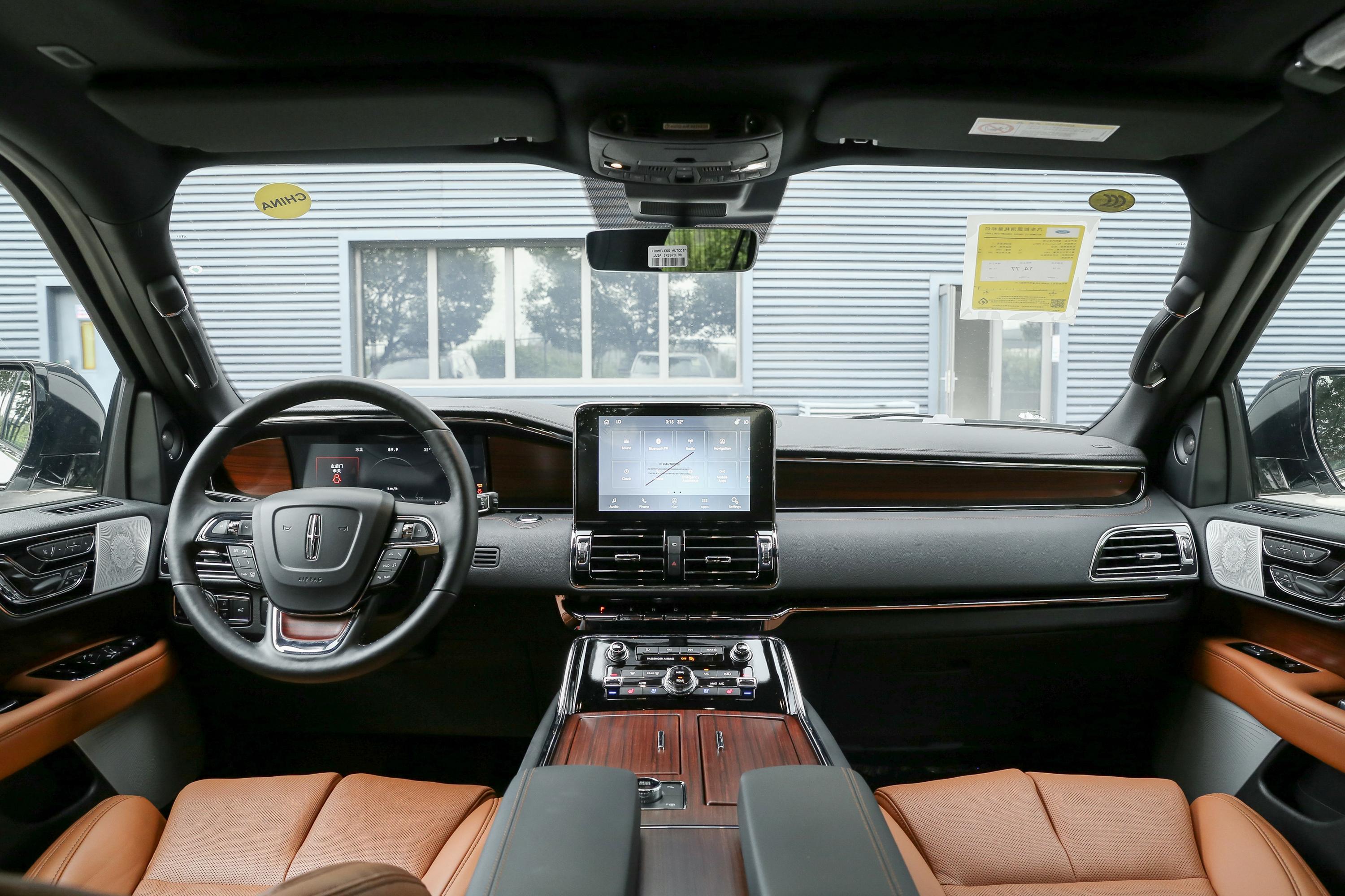 2020款 领航员 3.5t 尊耀版内饰