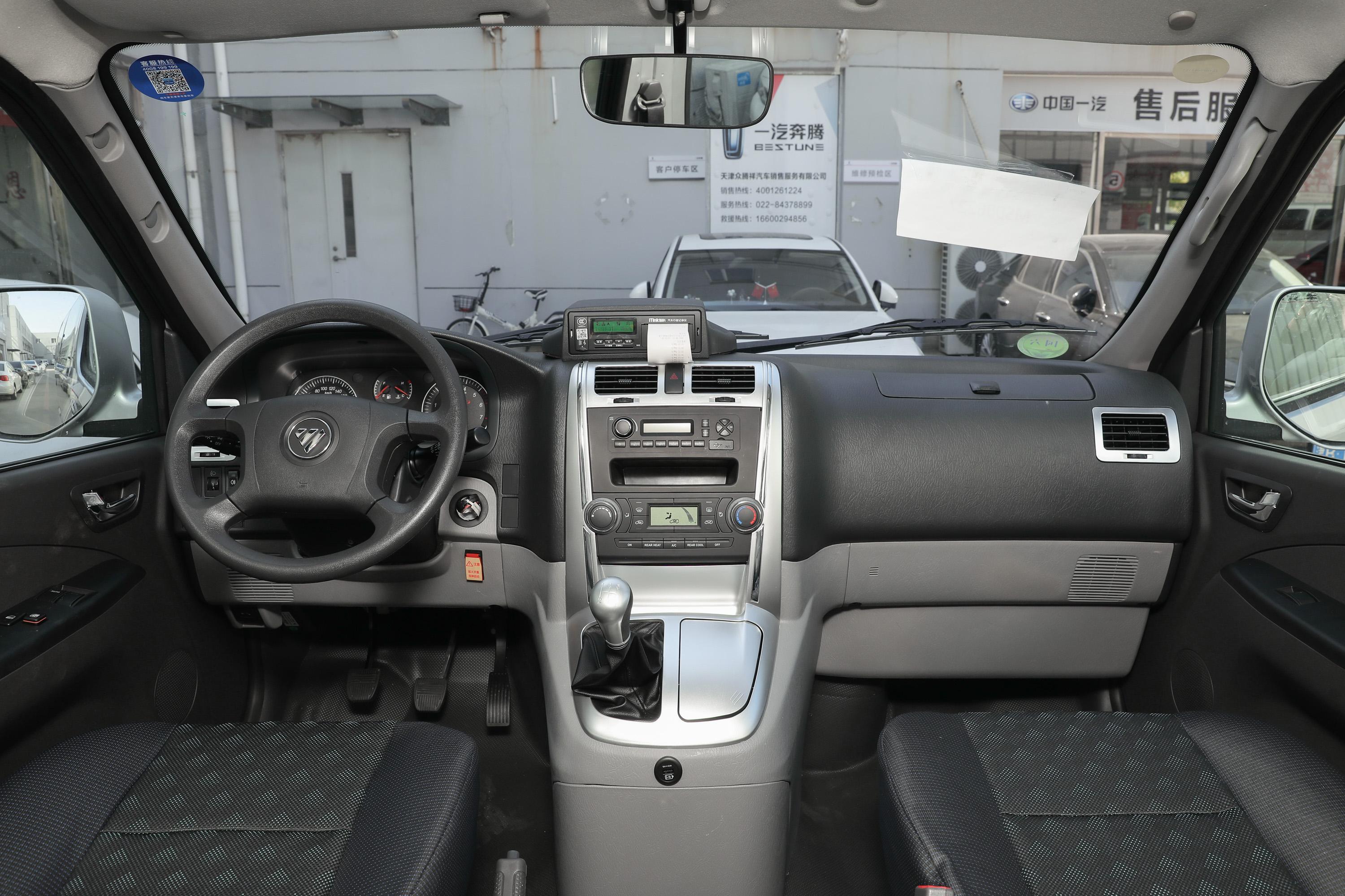 2021款 风景g5 多用途乘用车 2.4l 手动 商运版 10座 国vi内饰