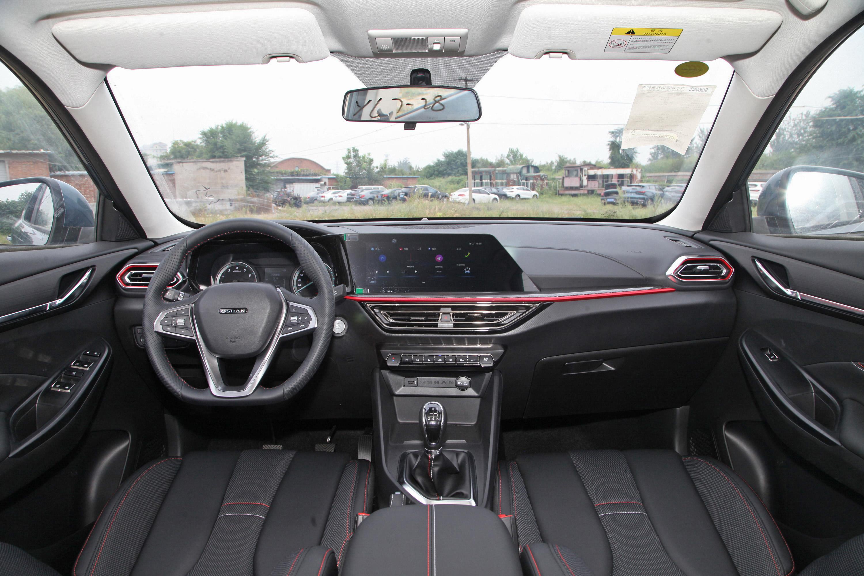 2021款 长安欧尚x5 改款 1.6l 手动 豪华型内饰