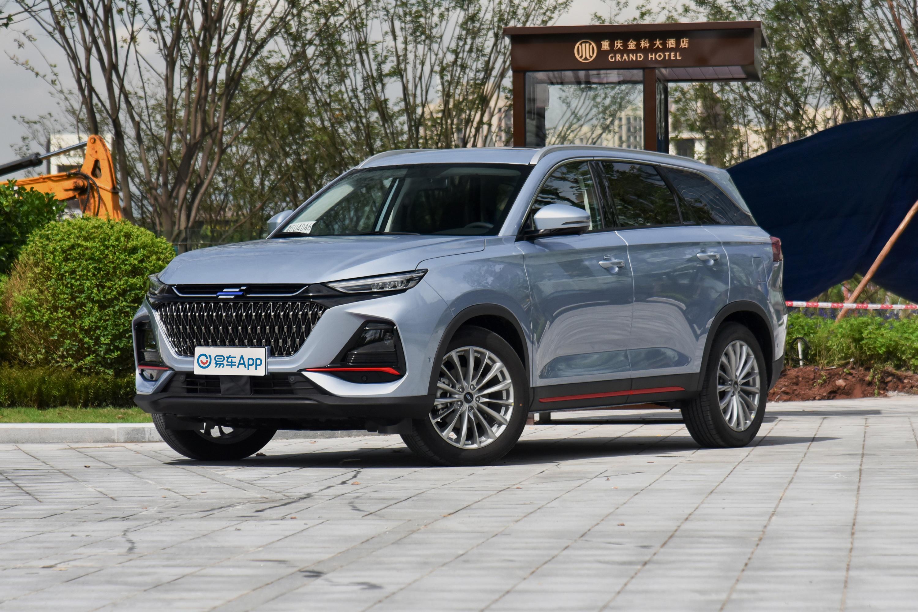 2022款 长安欧尚x7 plus 蓝鲸版 1.5t 双离合geeker 领航型 5座外观