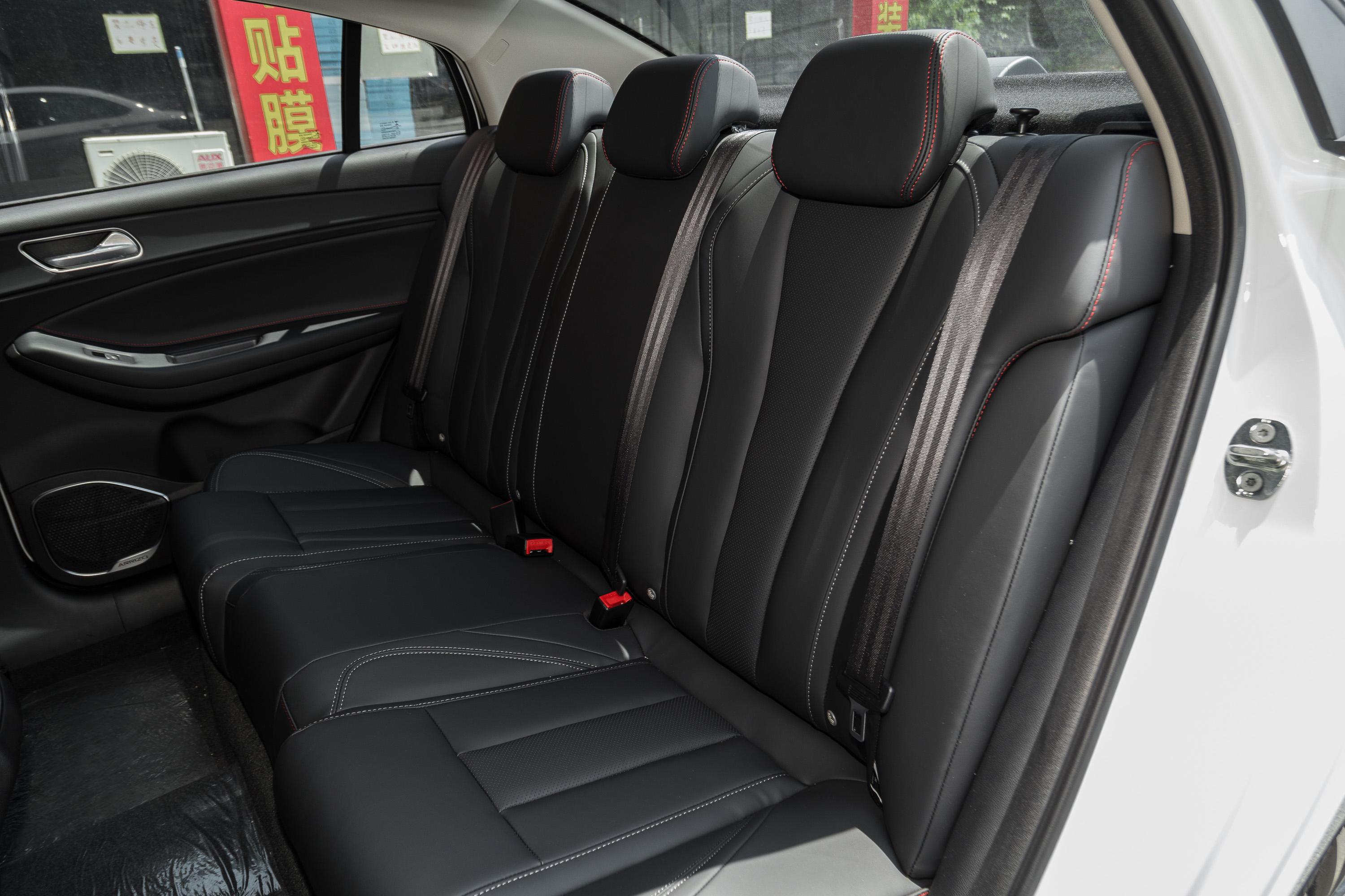 2021款 艾瑞泽5 plus 小泽 1.5l cvt 享plus空间