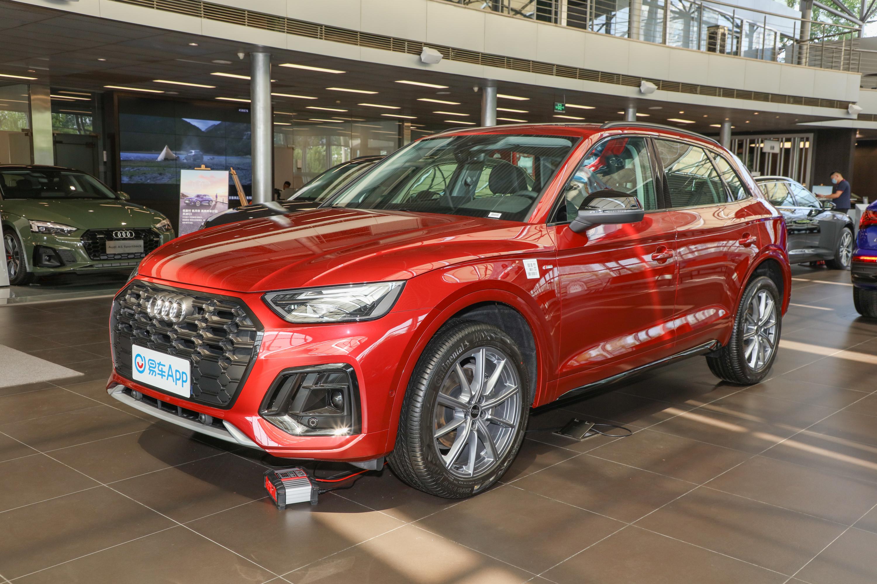 2021款 奥迪q5l 40 tfsi 豪华动感型外观