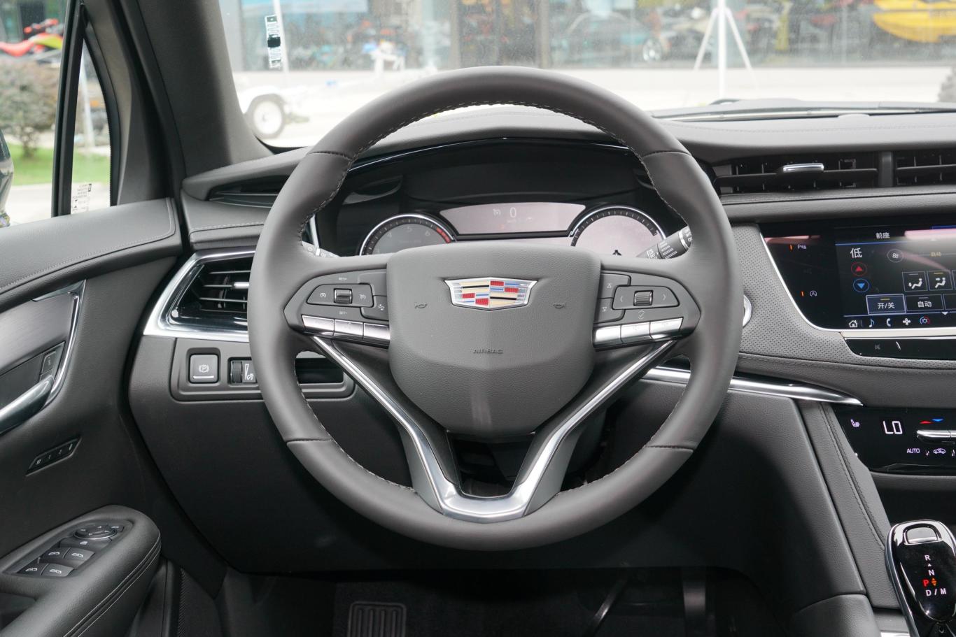 【凯迪拉克xt6轻混 2.0t 两驱风尚型 7座方向盘图片-汽车图片大全】-