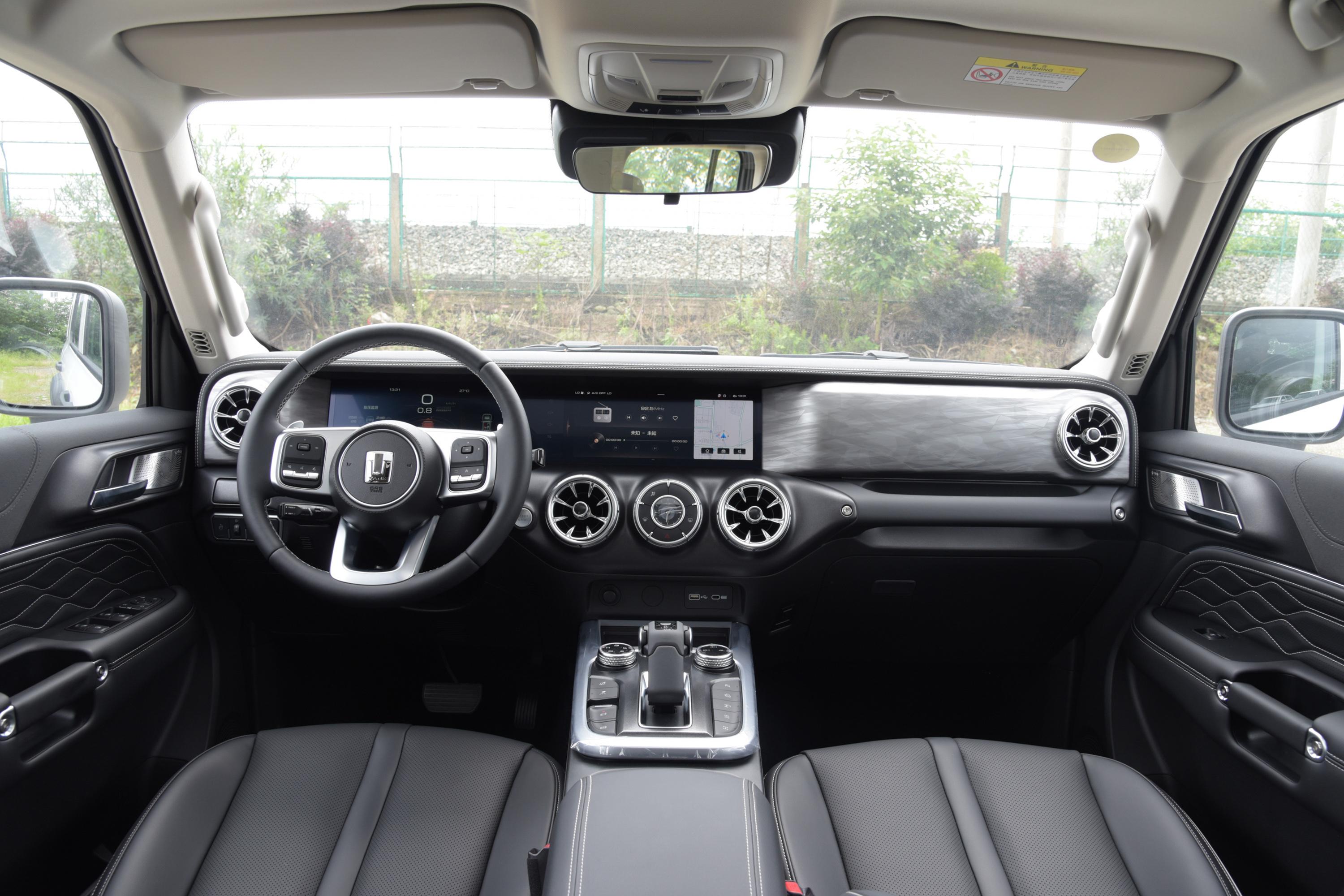 2021款坦克300越野版20t征服者