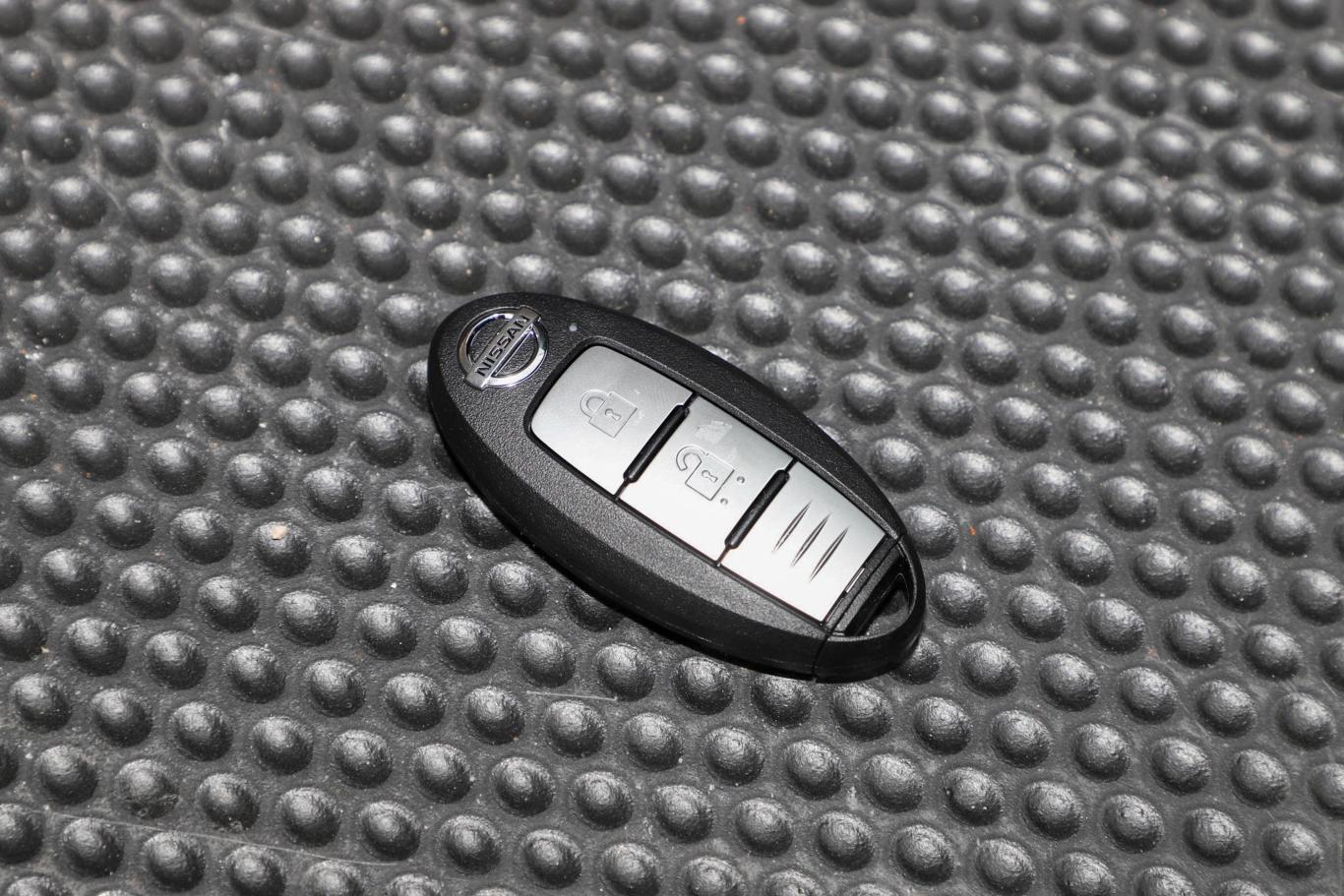 逍客2.0l 智享版钥匙正面