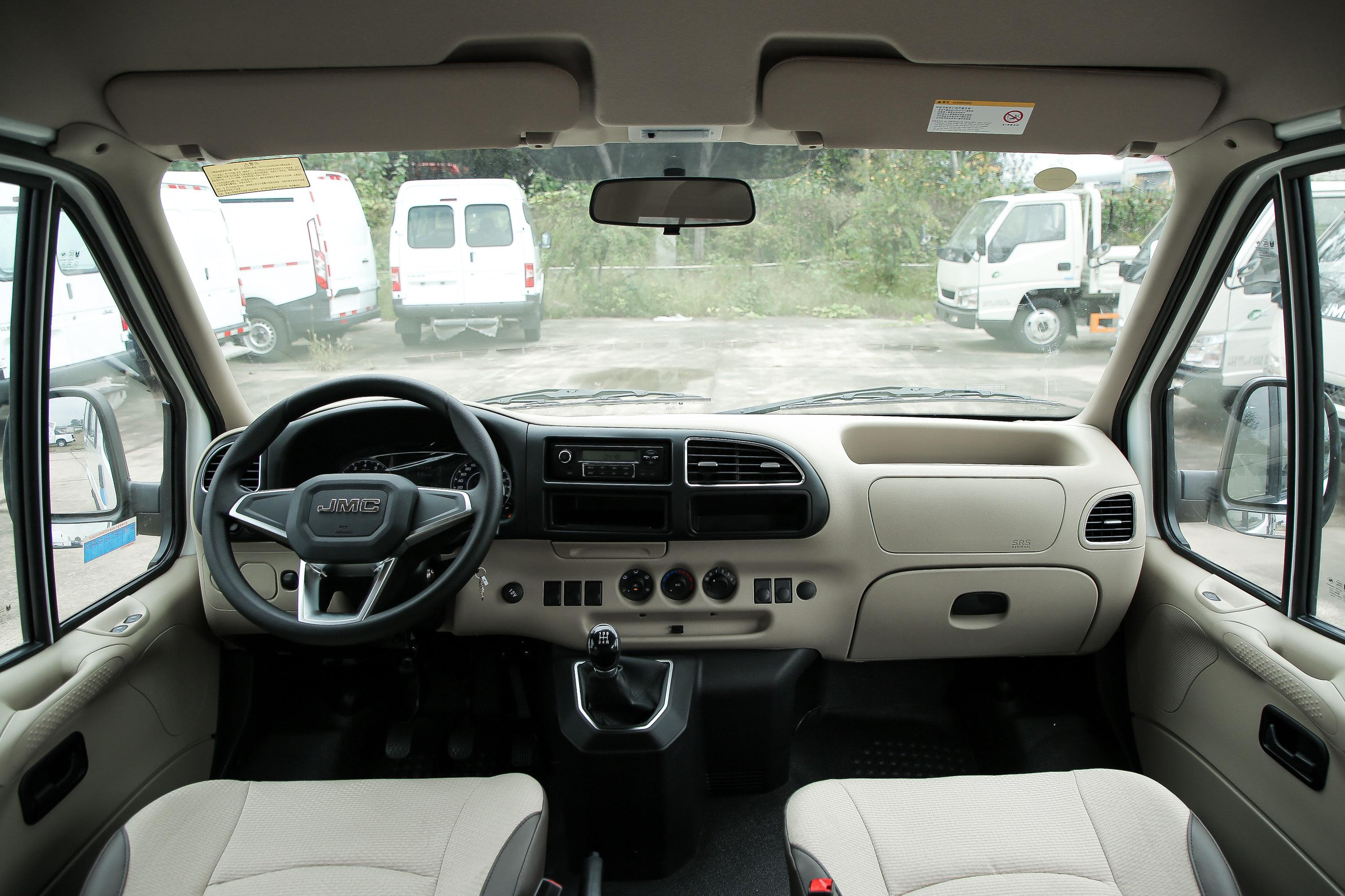 2020款特顺28t长轴中顶商务型9座国vi