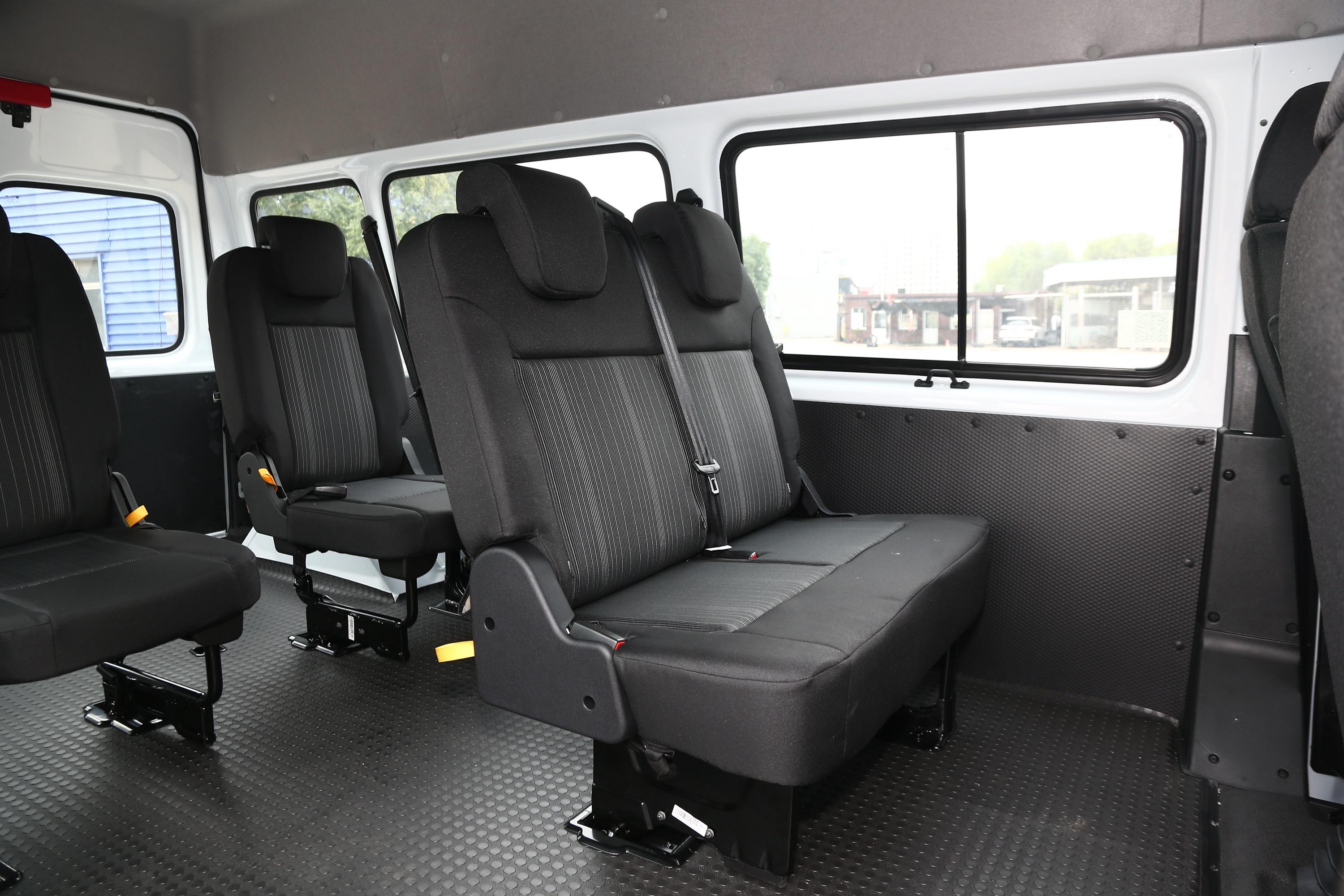 2021款特顺空间王28t长轴中高顶后双胎踏6座国vi