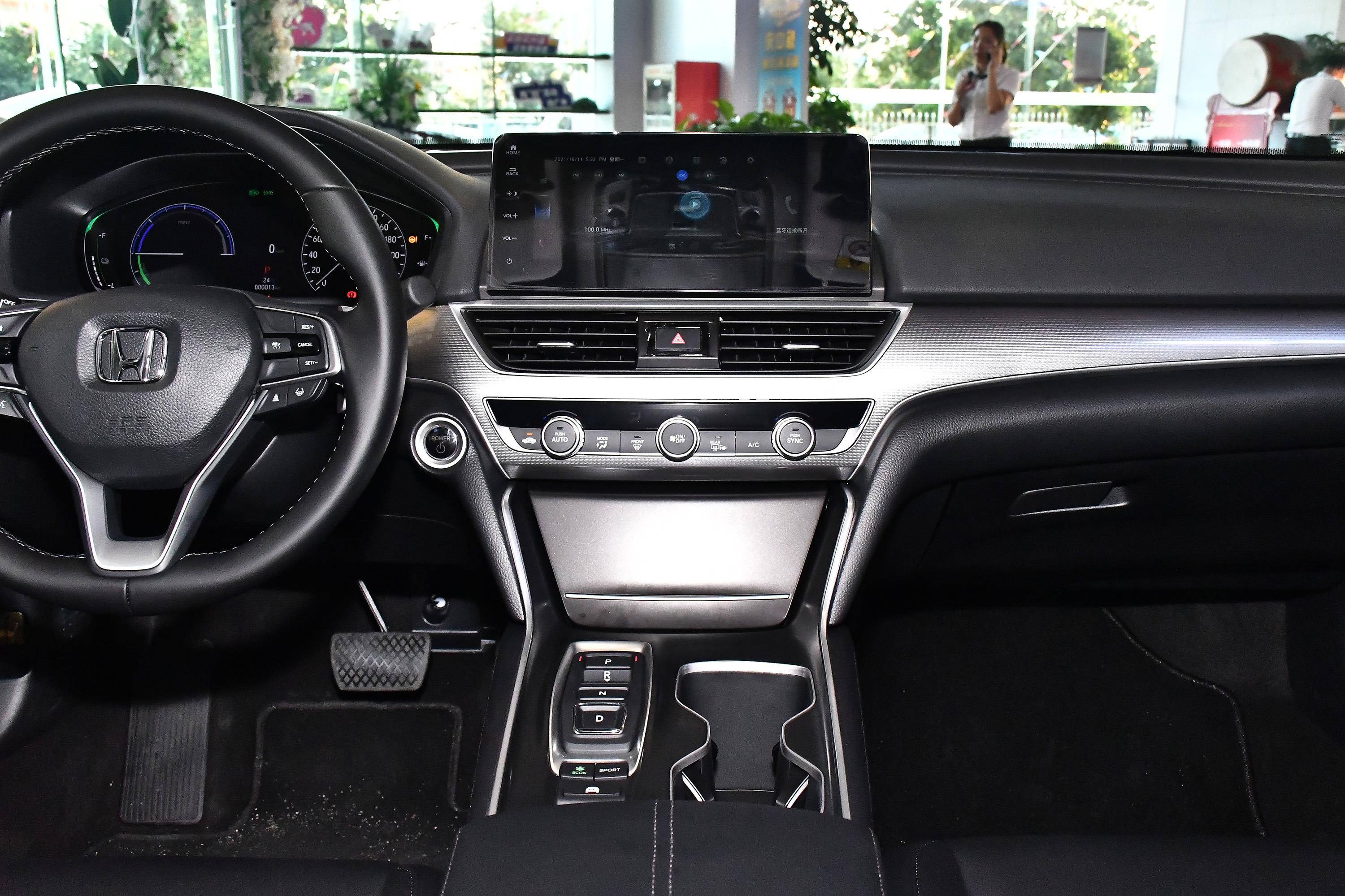 2022款 雅阁 混动 2.0l e-cvt 锐领版内饰