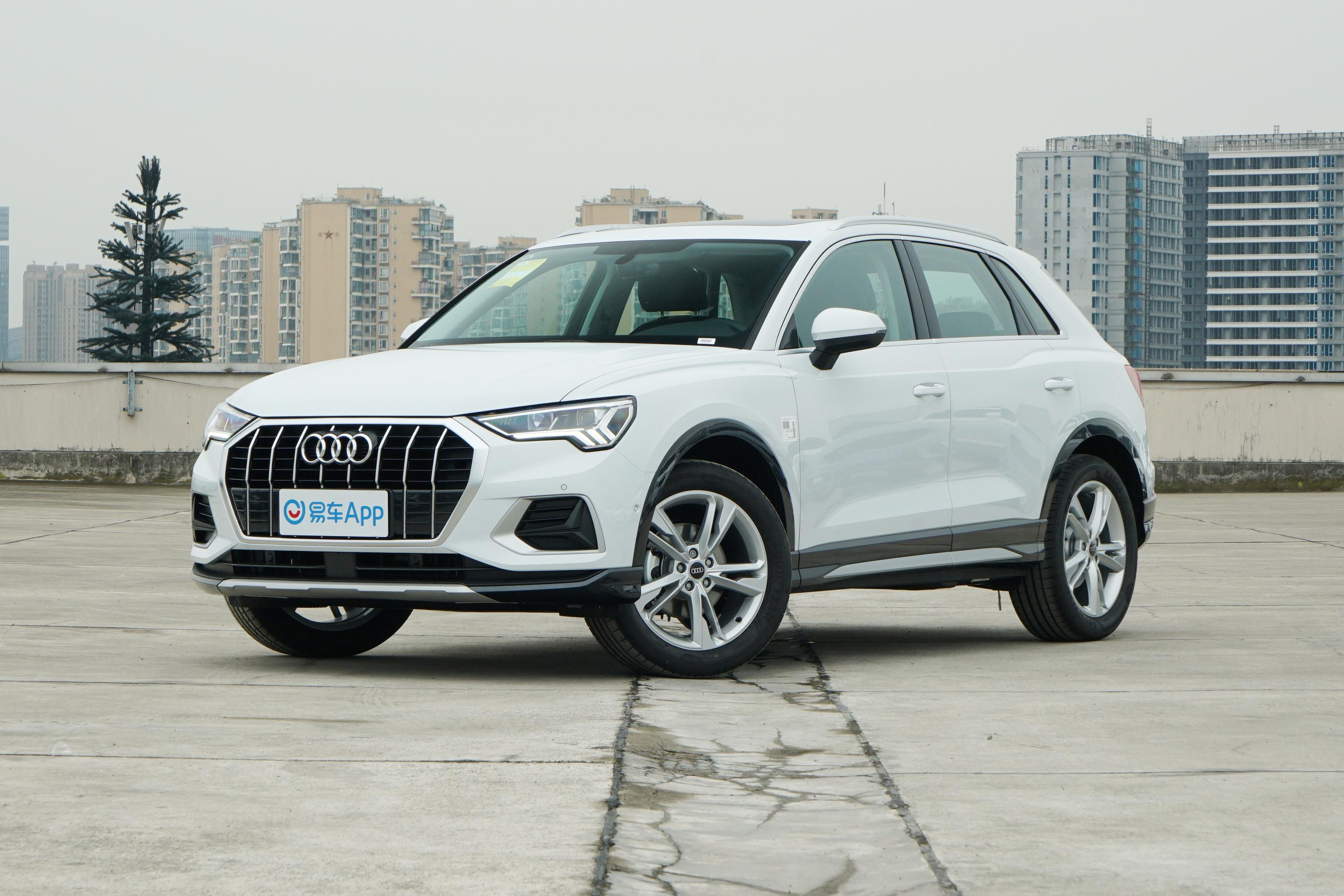 2022款 奥迪q3 35 tfsi 时尚致雅型外观