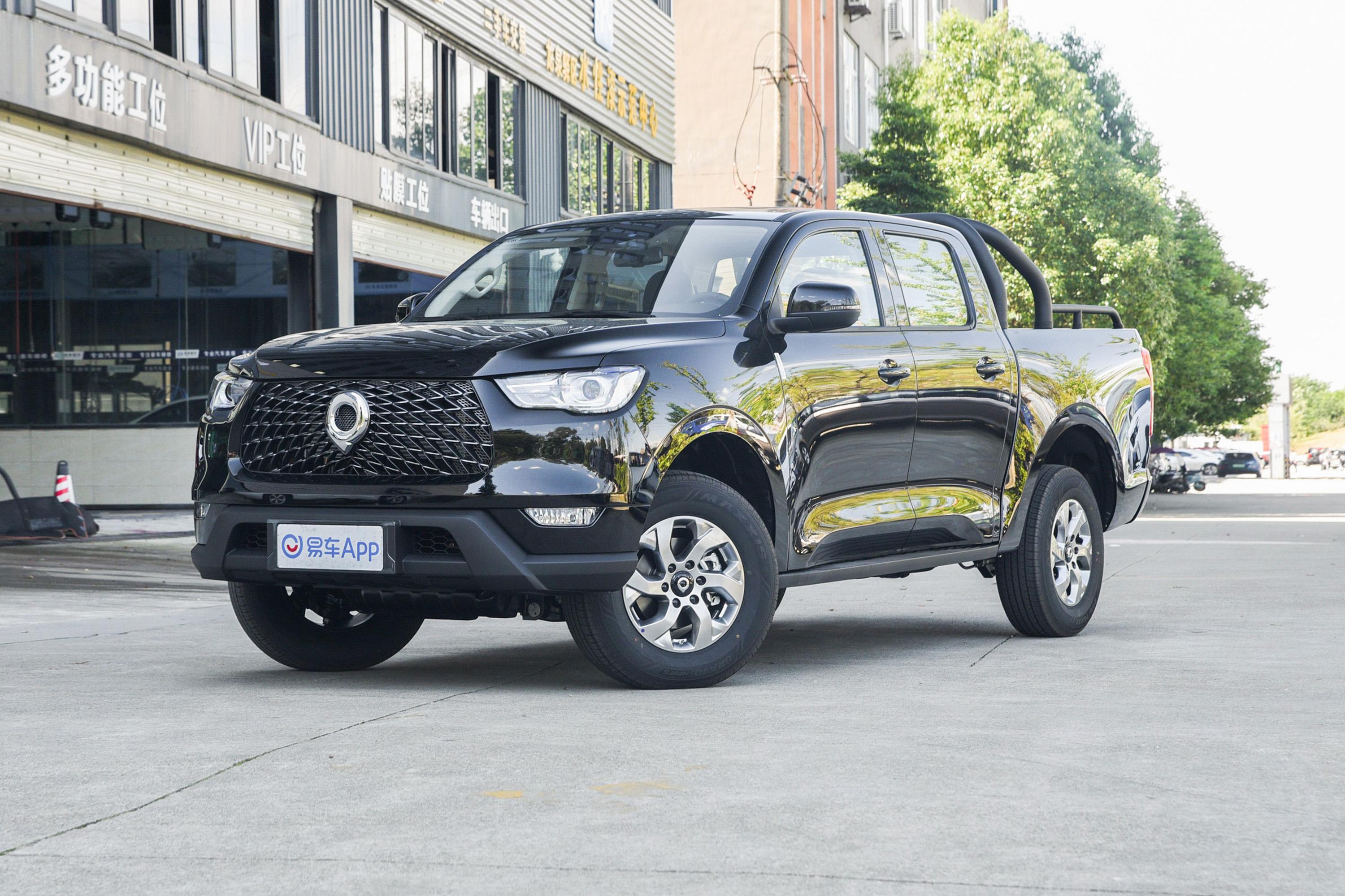 2021款 炮 商用版 2.0t 手动四驱小双领航型 柴油外观