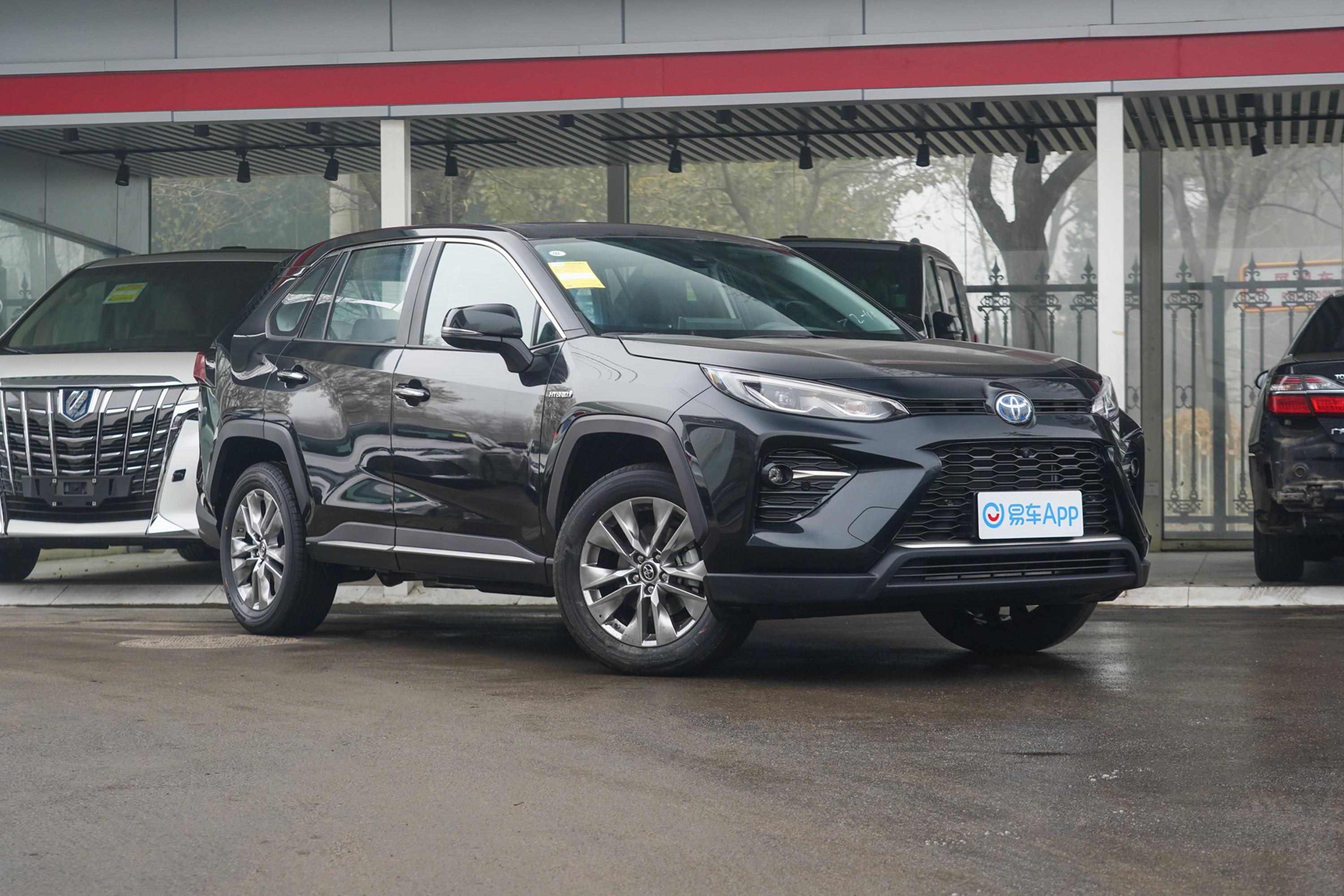 2022款 威兰达 双擎 2.5l 两驱尊贵版外观