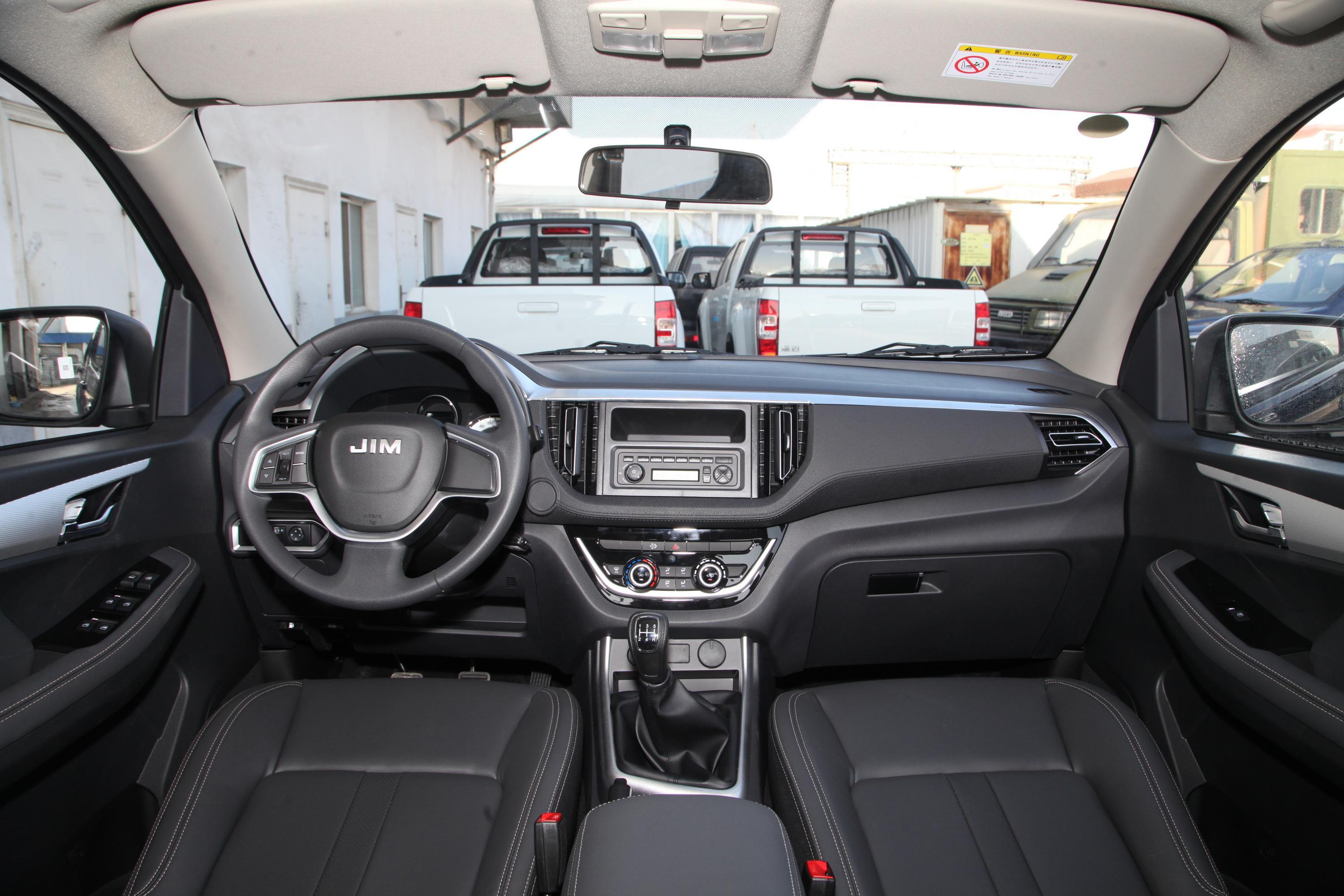 2022款 经典瑞迈 2.8t 手动 四驱 长轴舒适版 柴油内饰