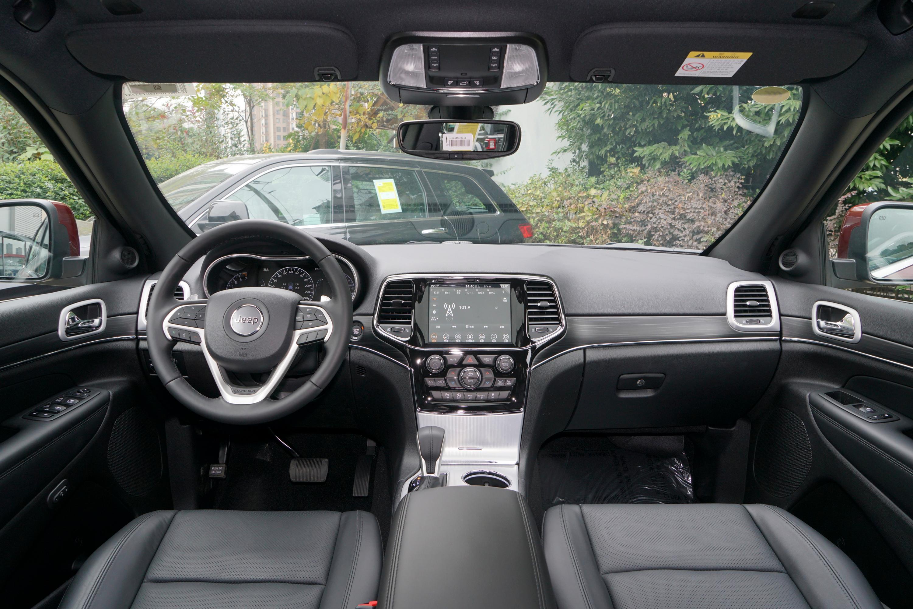 2020款大切诺基进口30l精英导航版