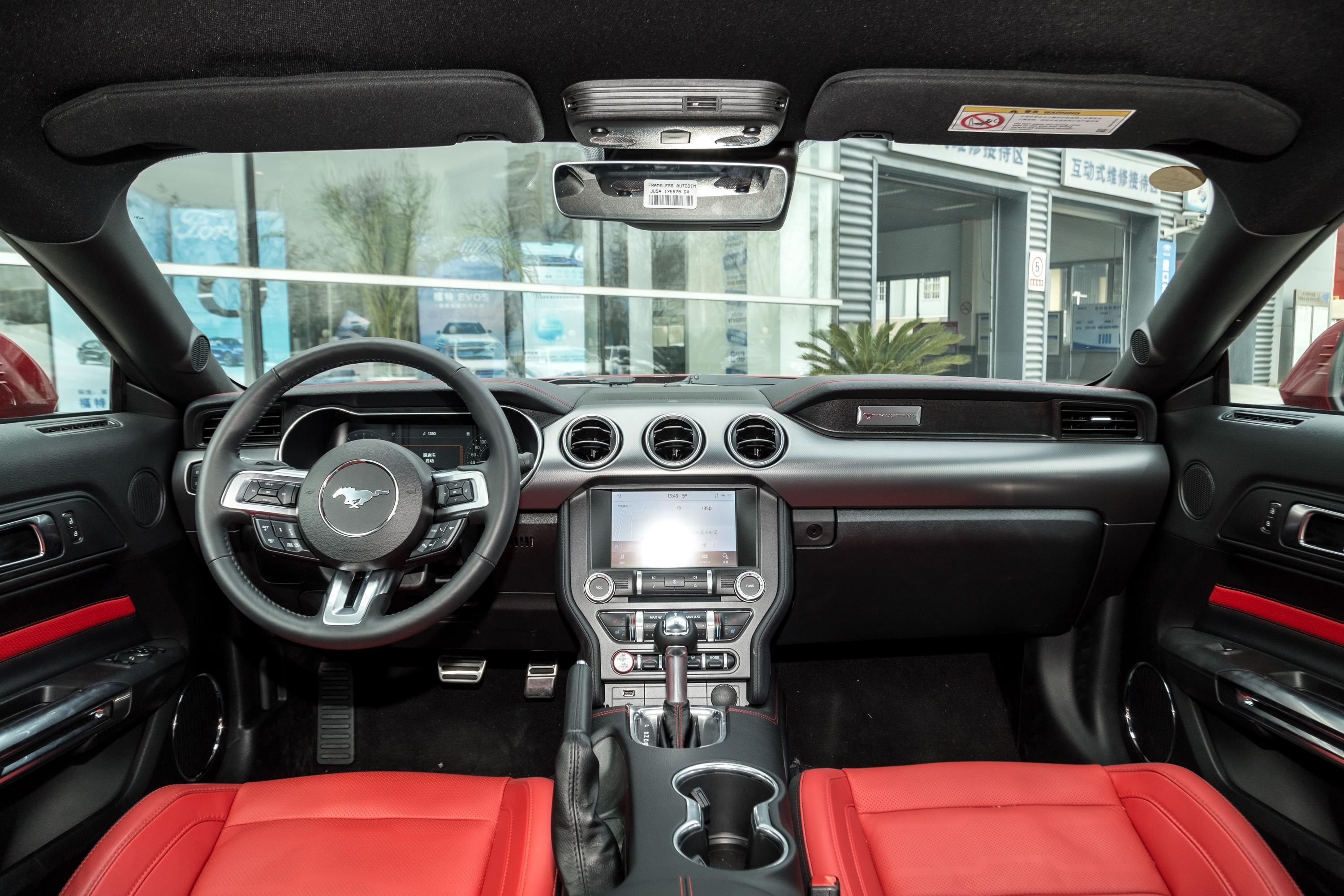 2021款 mustang 2.3l ecoboost 黑曜魅影特别版内饰