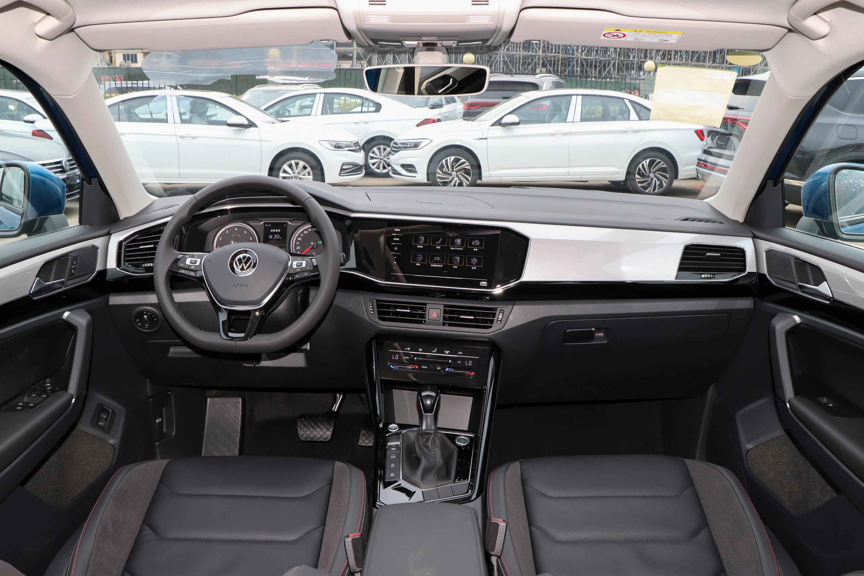 2022款 探岳 330tsi 两驱 豪华智联版内饰