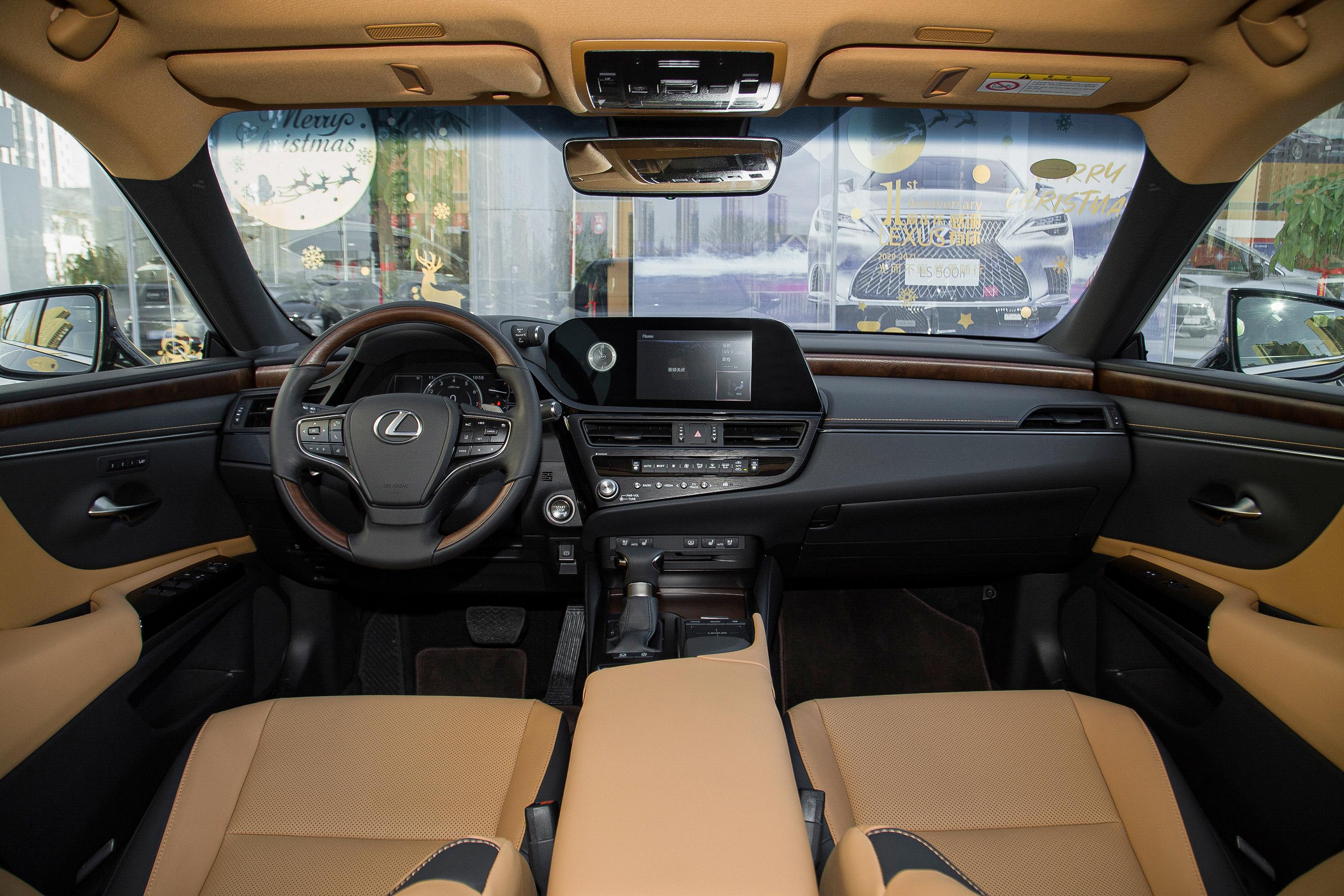 2021款 雷克萨斯es 200 豪华版内饰