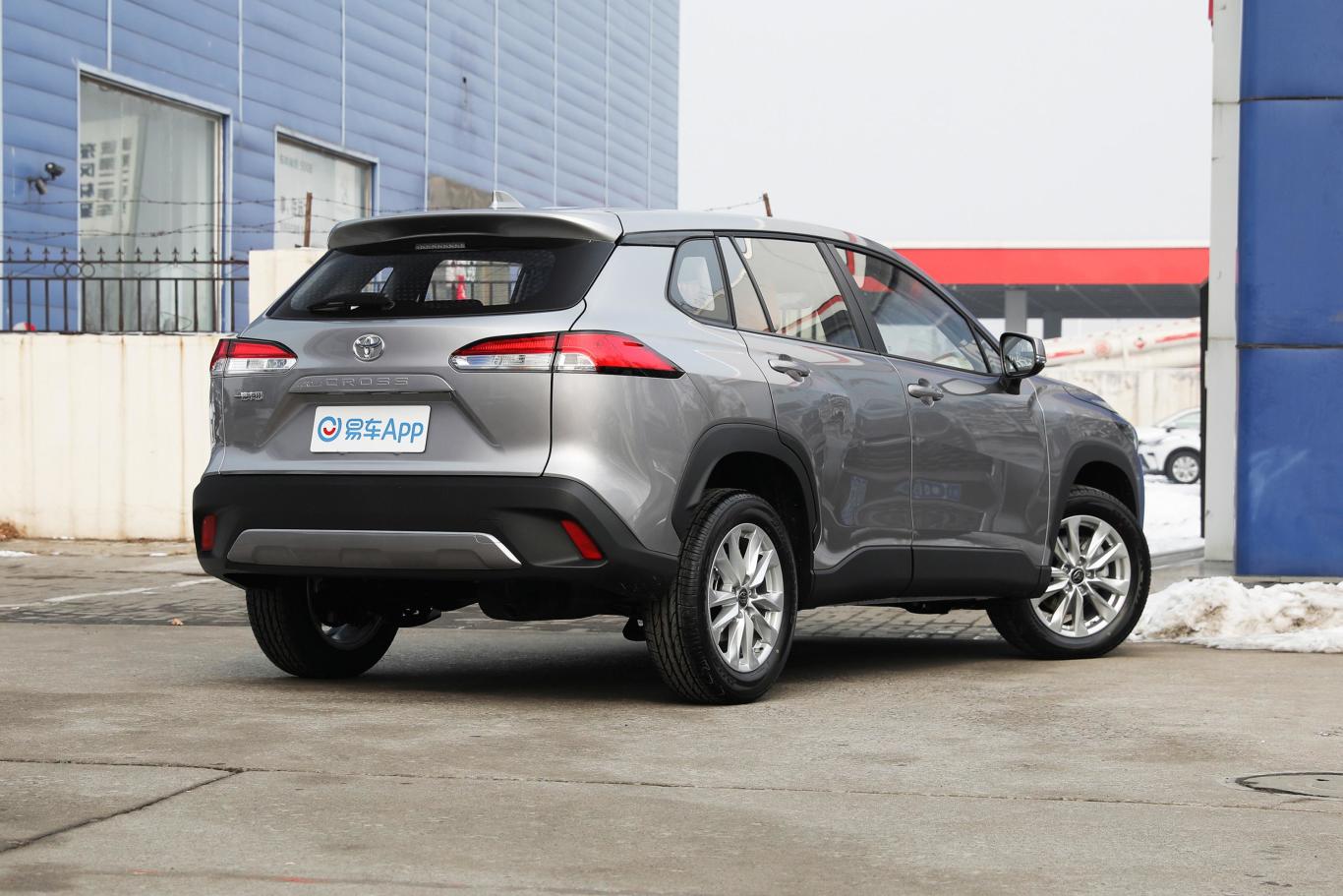 【卡罗拉锐放2.0L CVT 先锋版侧后45度车头向右水平图片-汽车图片大全】-易车