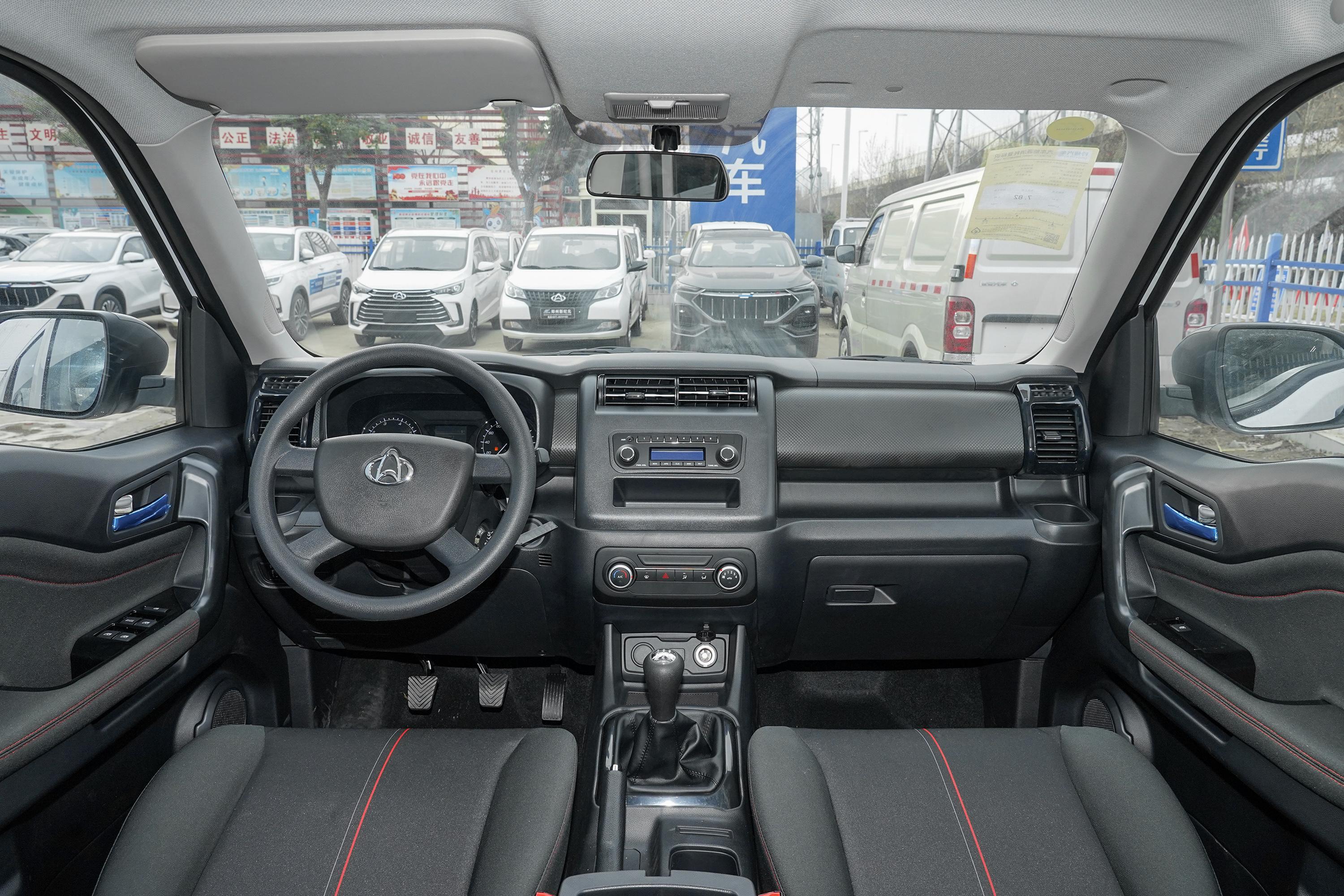 2022款长安欧尚x70a15l手动基本型