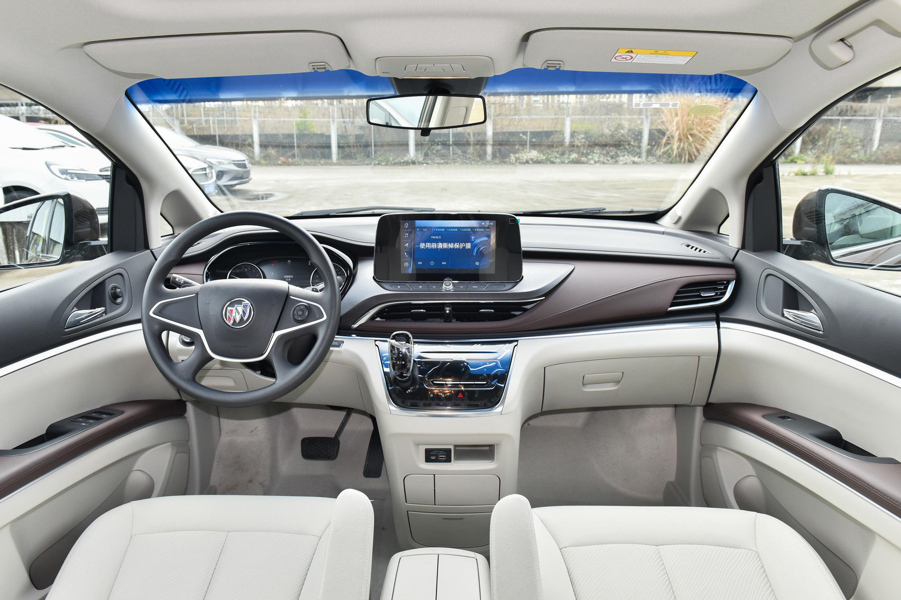 2022款 别克gl8 陆上公务舱 652t 舒适型内饰