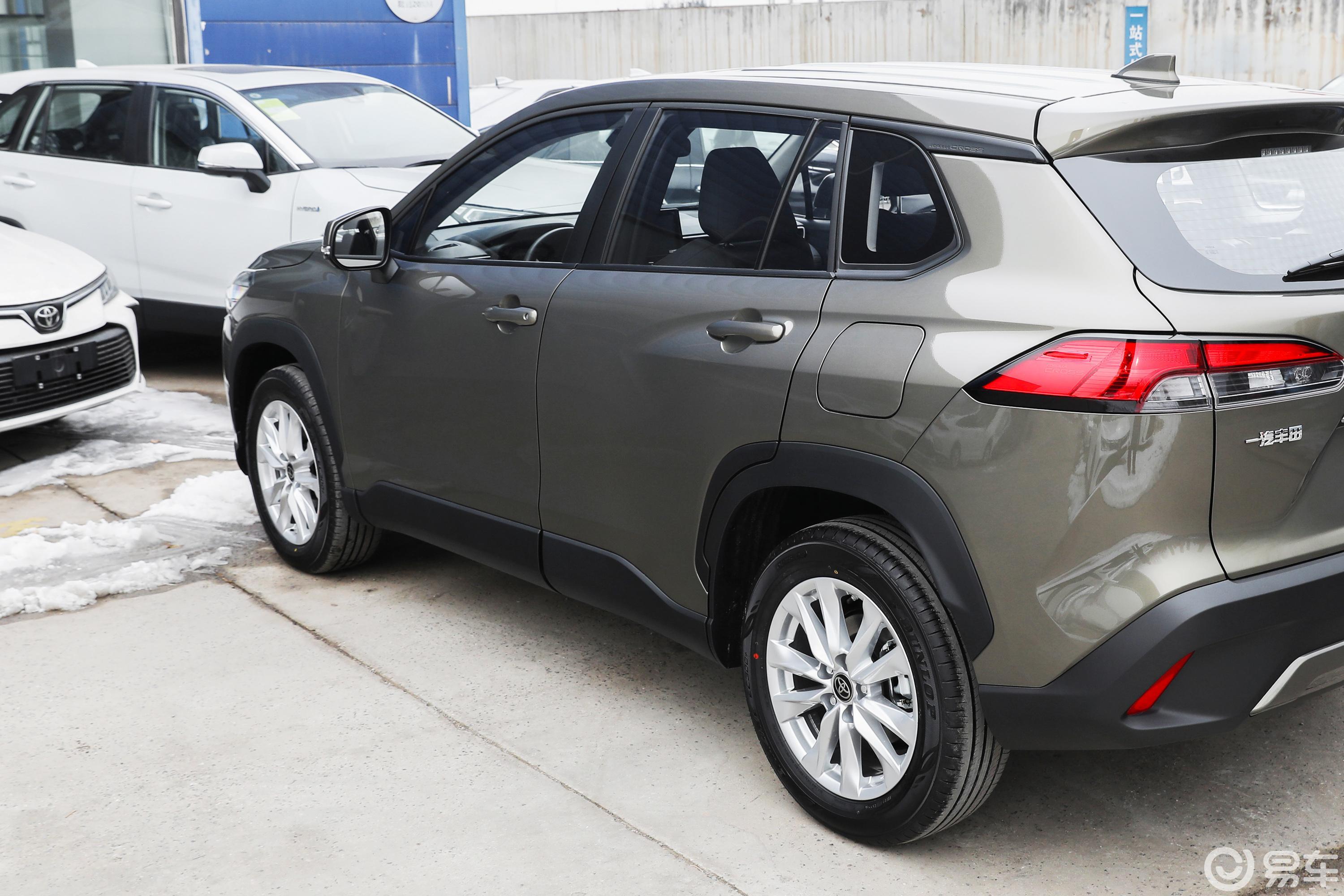 【卡罗拉锐放2.0L CVT 豪华版外观细节图片-汽车图片大全】-易车