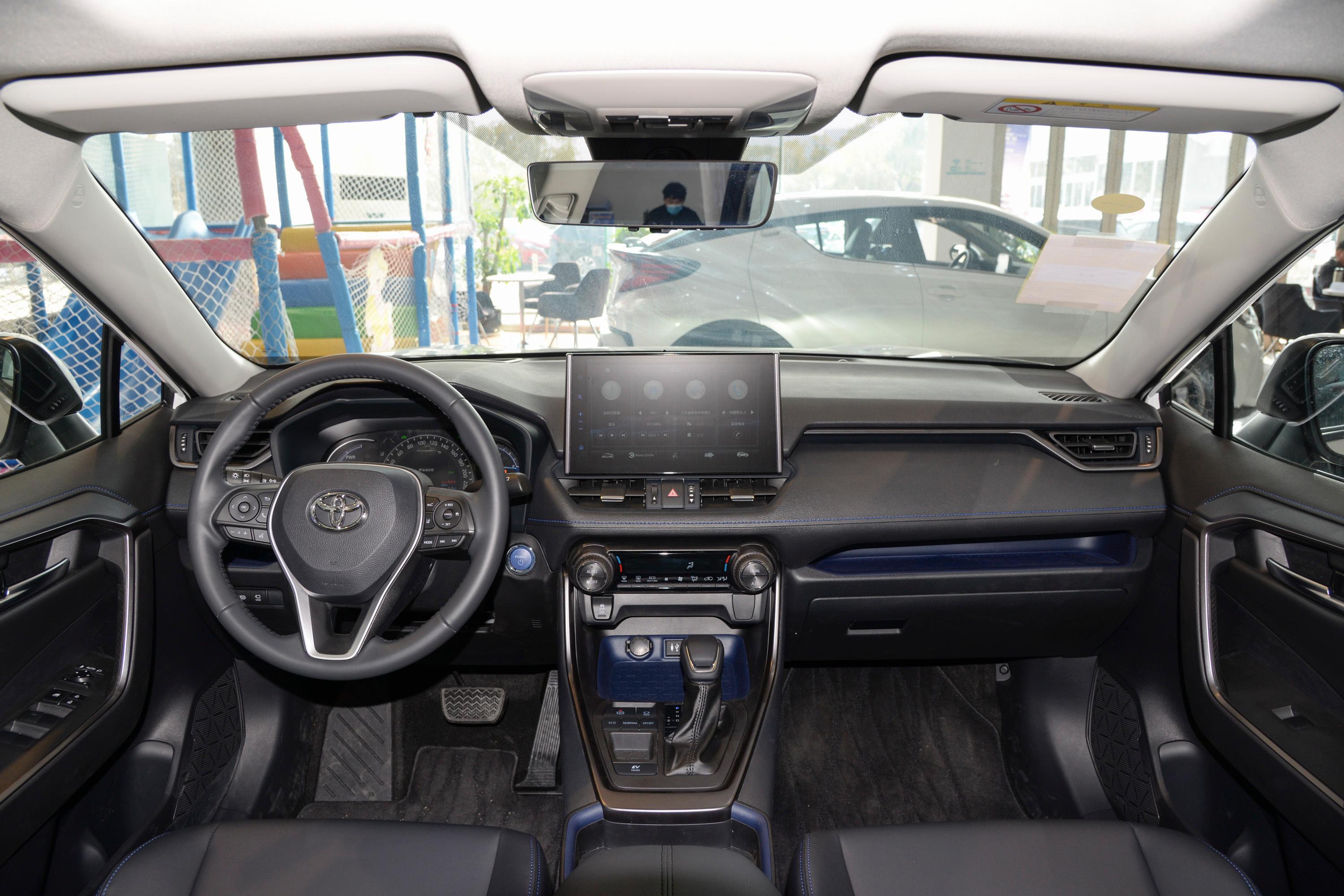 2022款 威兰达 双擎 2.5l e-cvt 两驱 科技版内饰