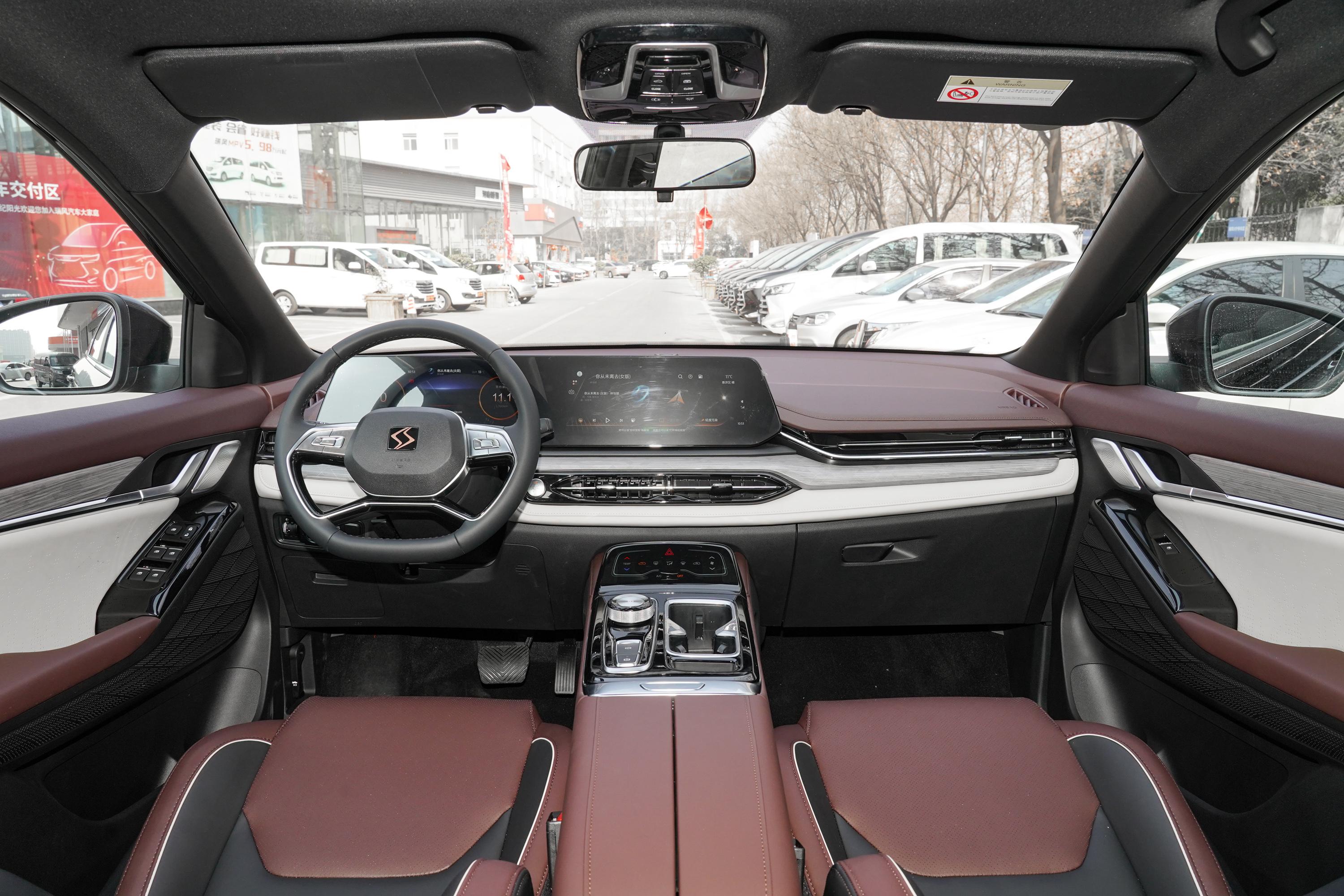 2022款思皓qx300t双离合探月版