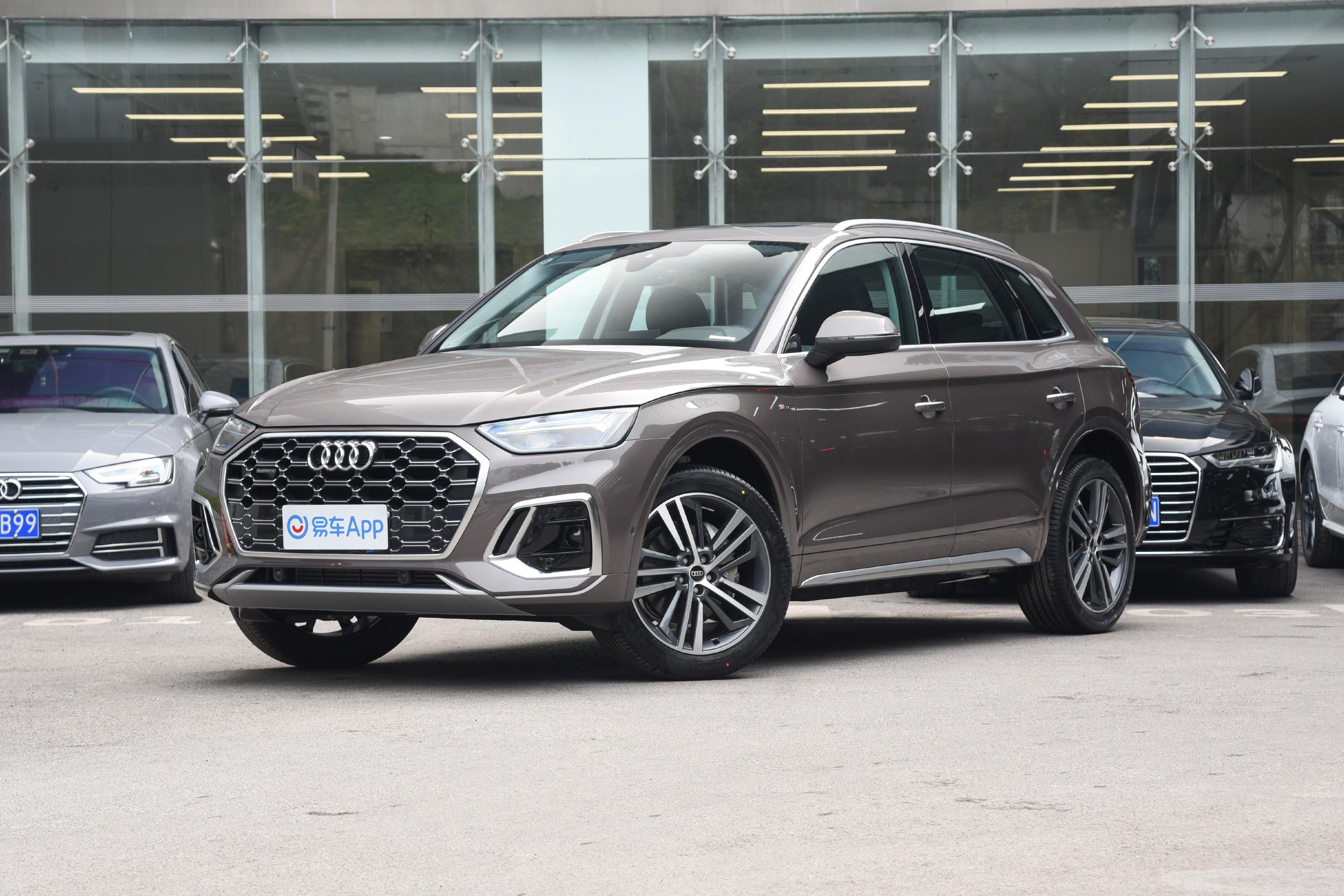 2022款奥迪q5l40t豪华动感型