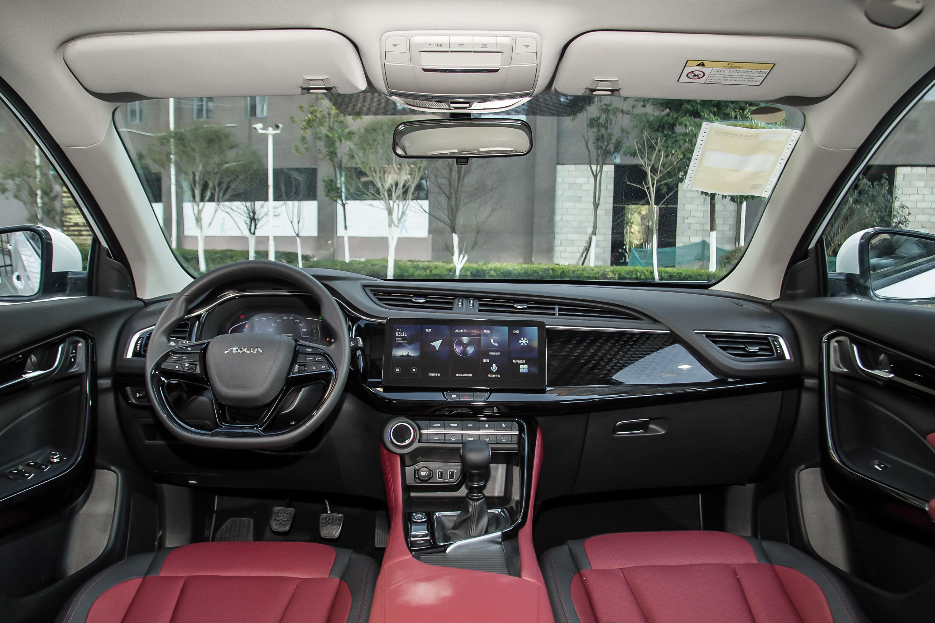 2022款 风神ax7 马赫版 1.5t 手动 df21内饰