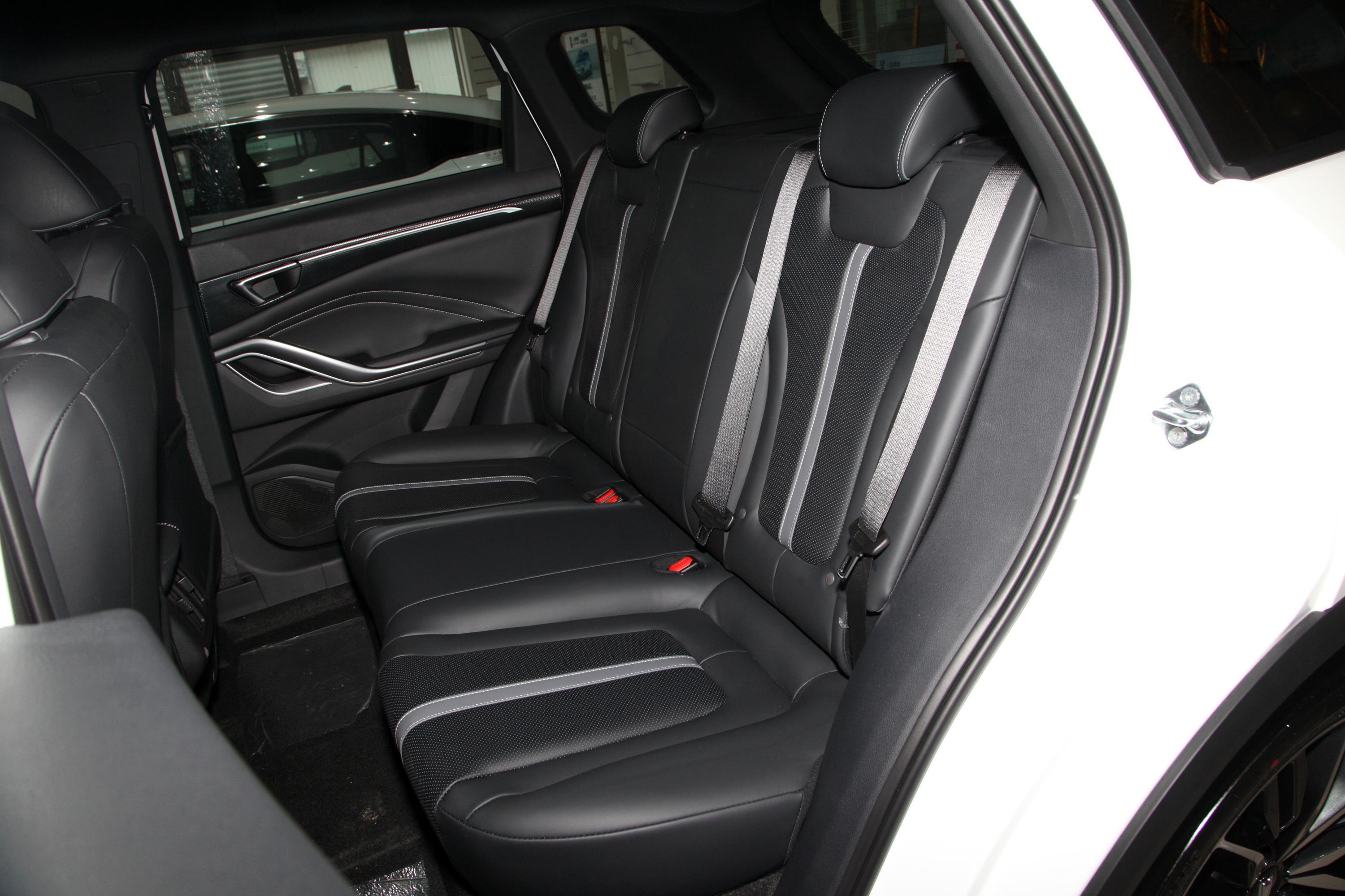 【2022款 奔腾t55 1.