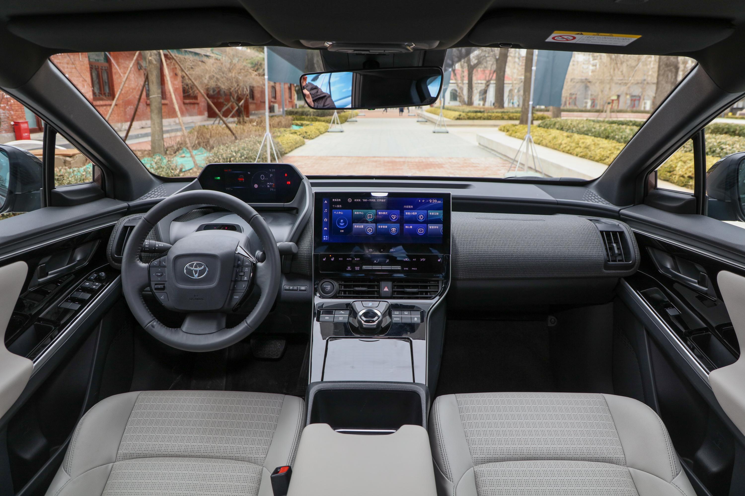 【2022款 一汽丰田bz4x 615km 前驱长续航joy版汽车报价_图片_参数