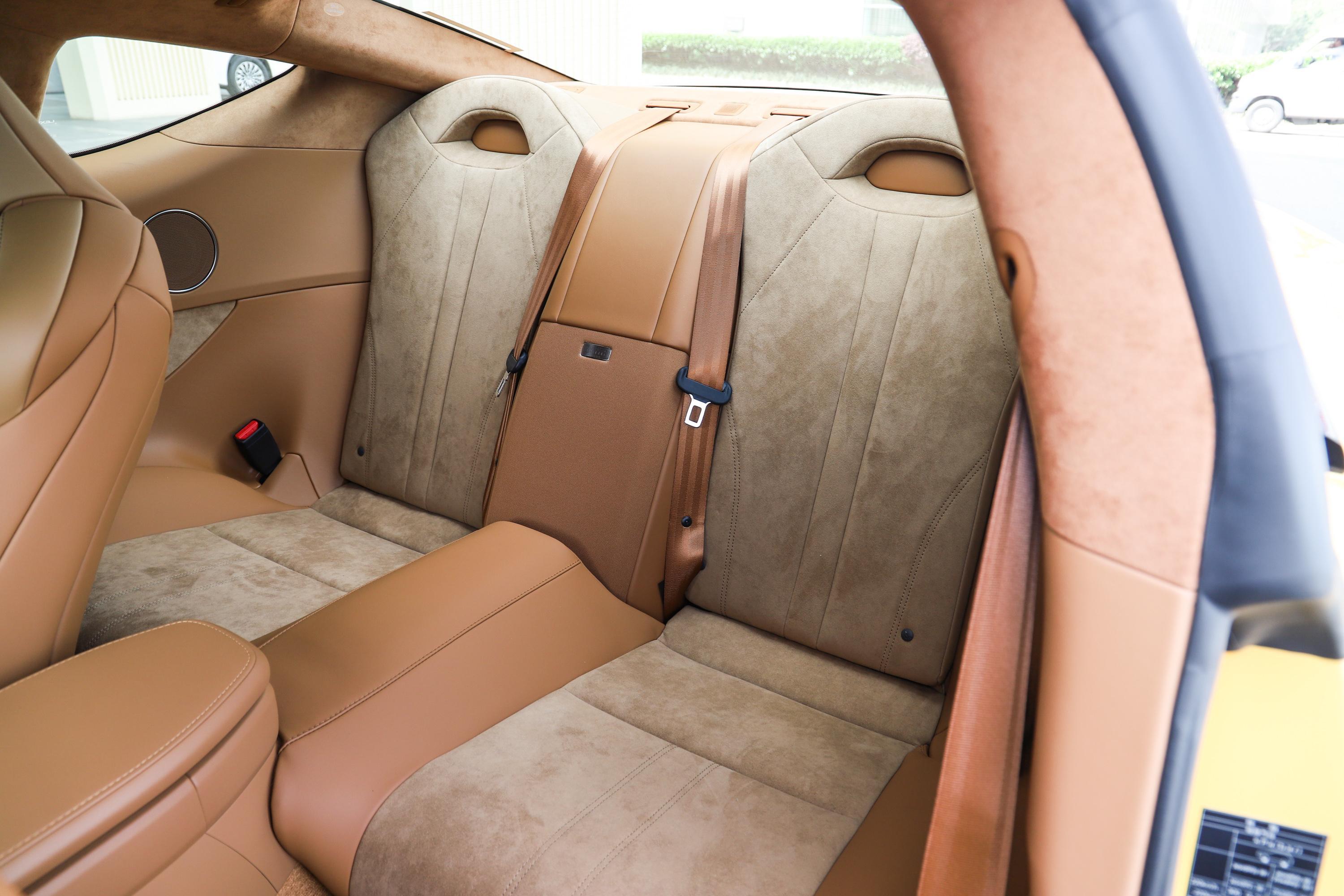 2020款 雷克萨斯lc 500h 运动版空间