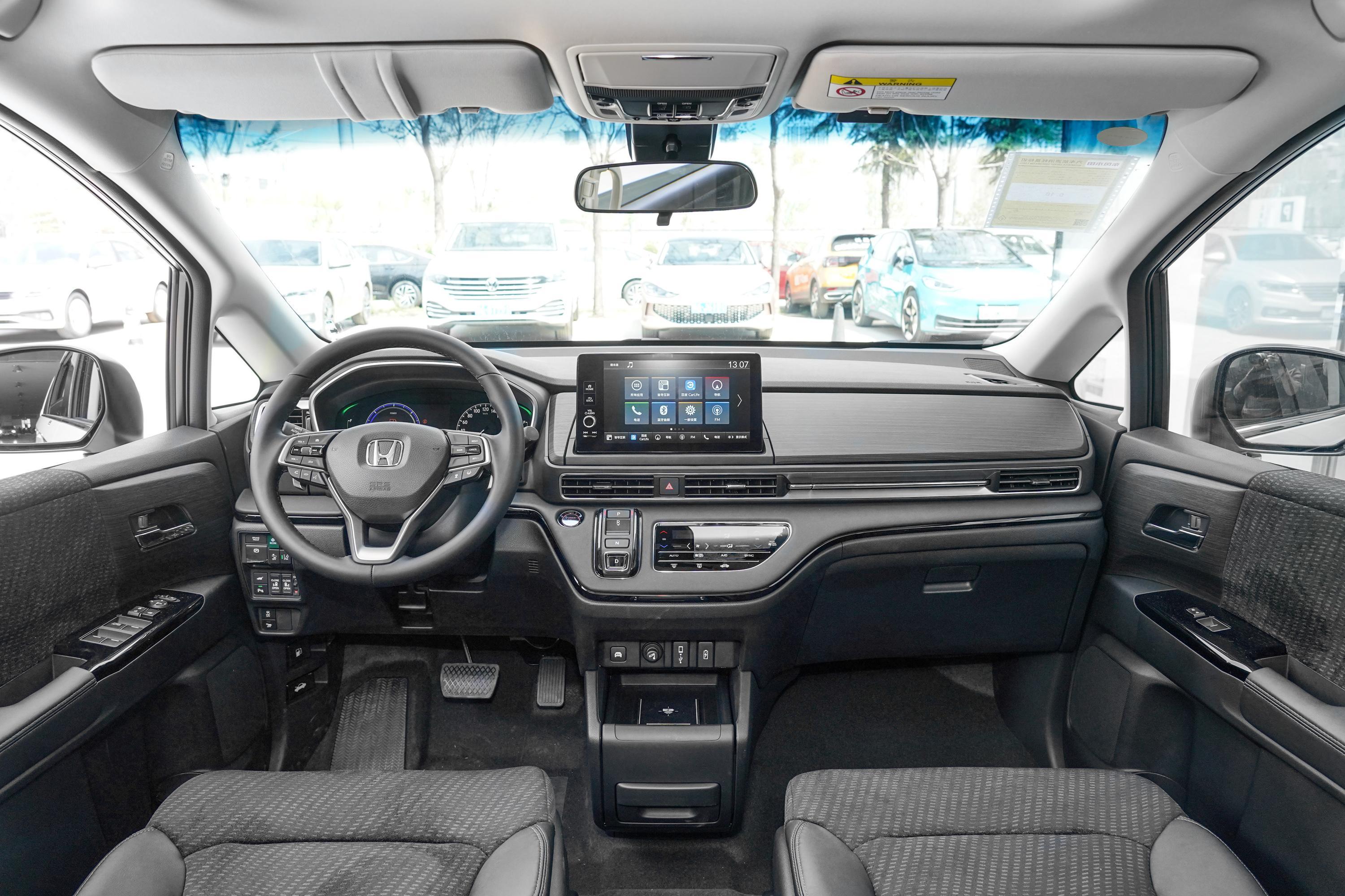 2022款 艾力绅 锐·混动 2.0l e-cvt 舒适版内饰