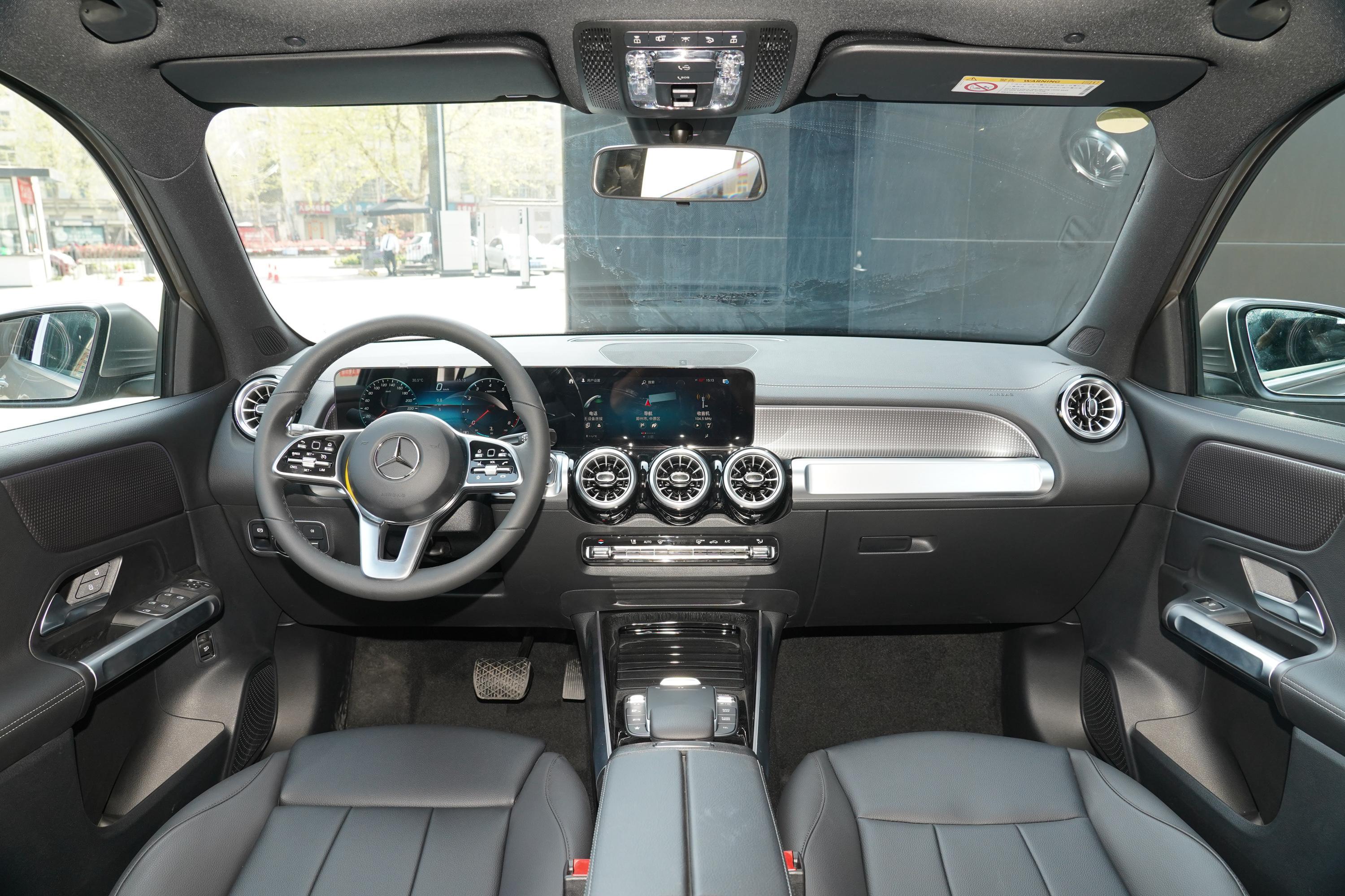 2022款 奔驰glb glb 220 动感型内饰
