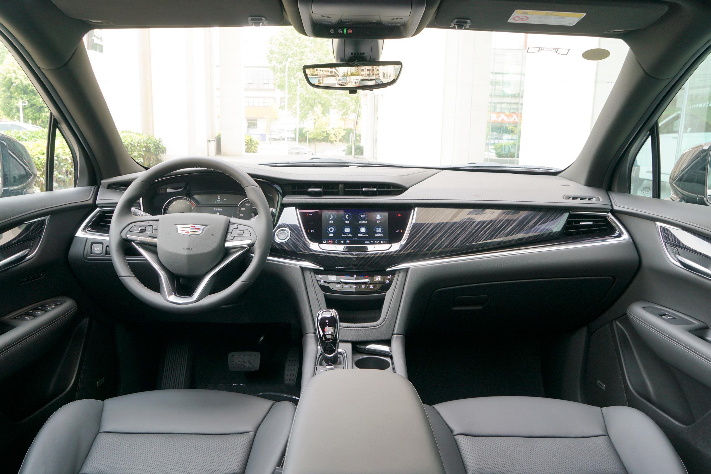 2022款 凯迪拉克xt6 2.0t 轻混动 四驱 豪华型标准版 7座内饰