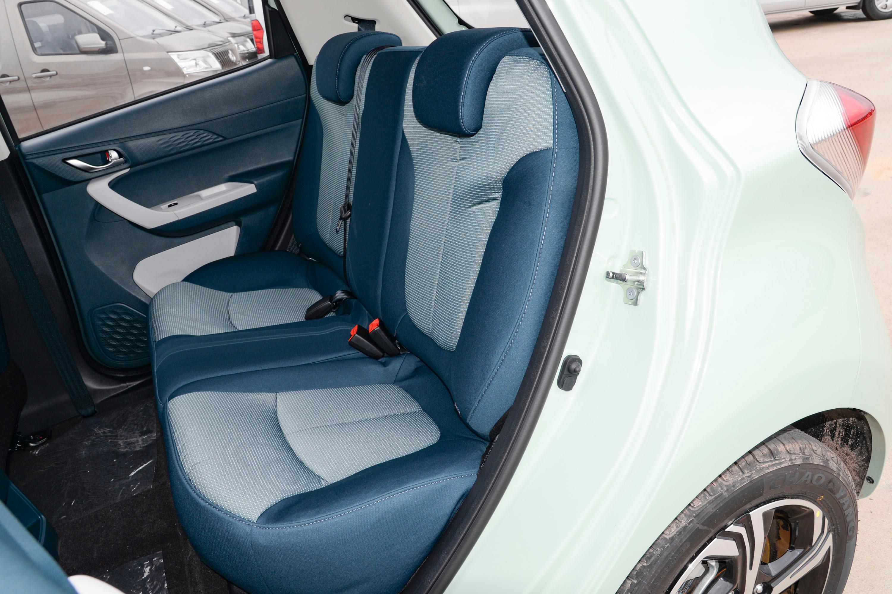 2022款 奔奔e-star 赏心版 多彩款 磷酸铁锂空间