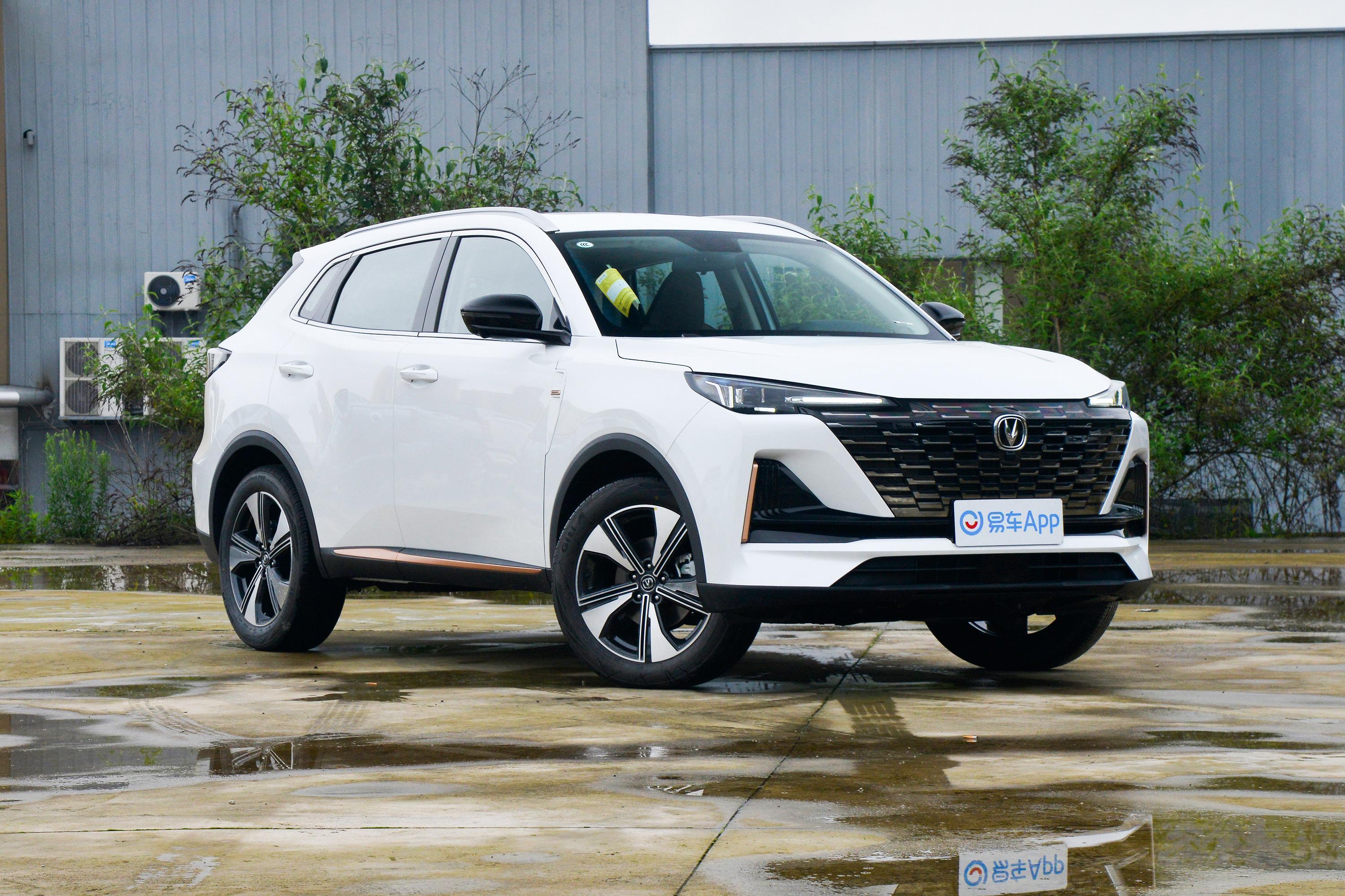 2022款 长安cs55plus 第二代 1.5t 双离合尊享型外观