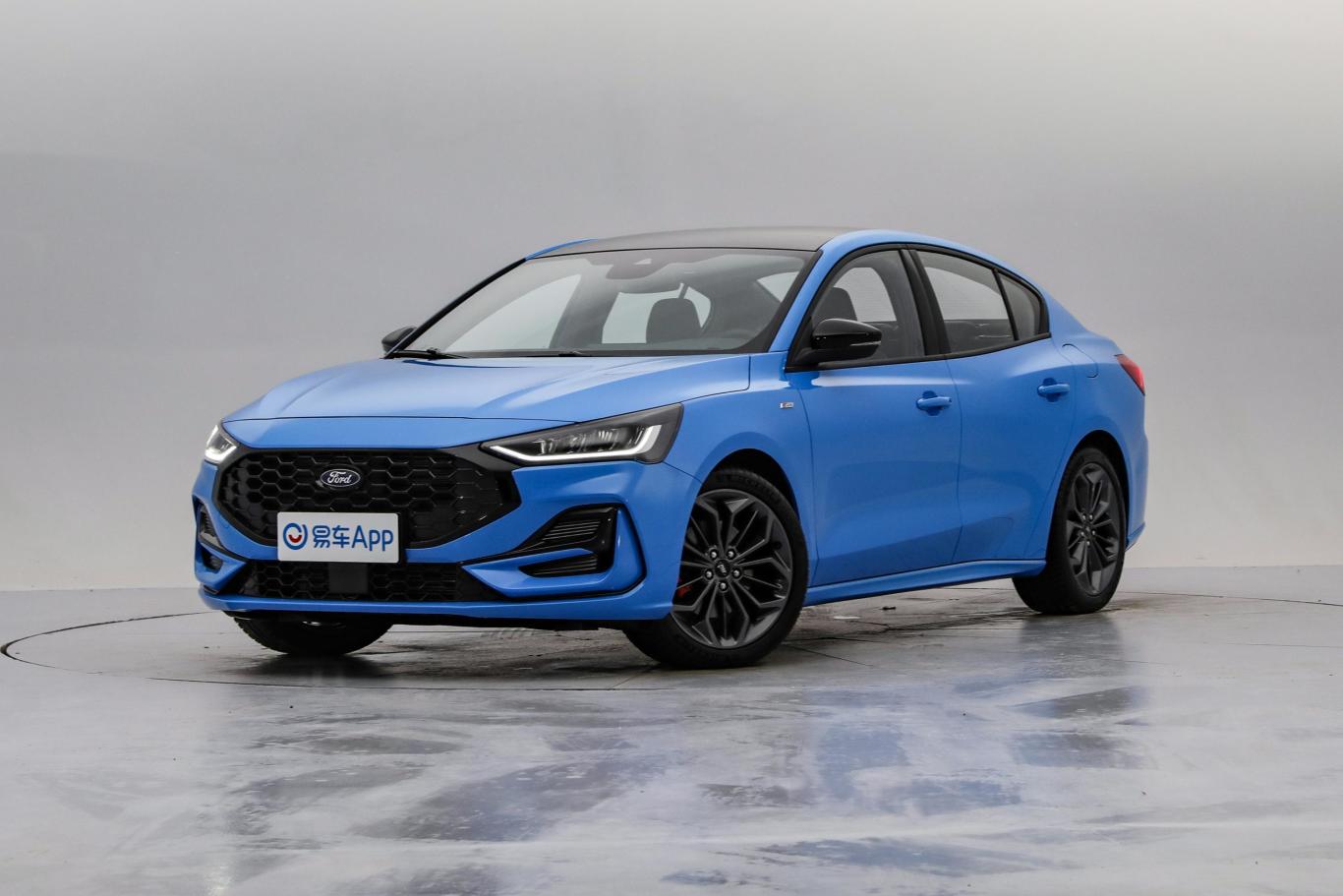 福克斯三厢 ecoboost 180 st-line侧前45度车头向左水平