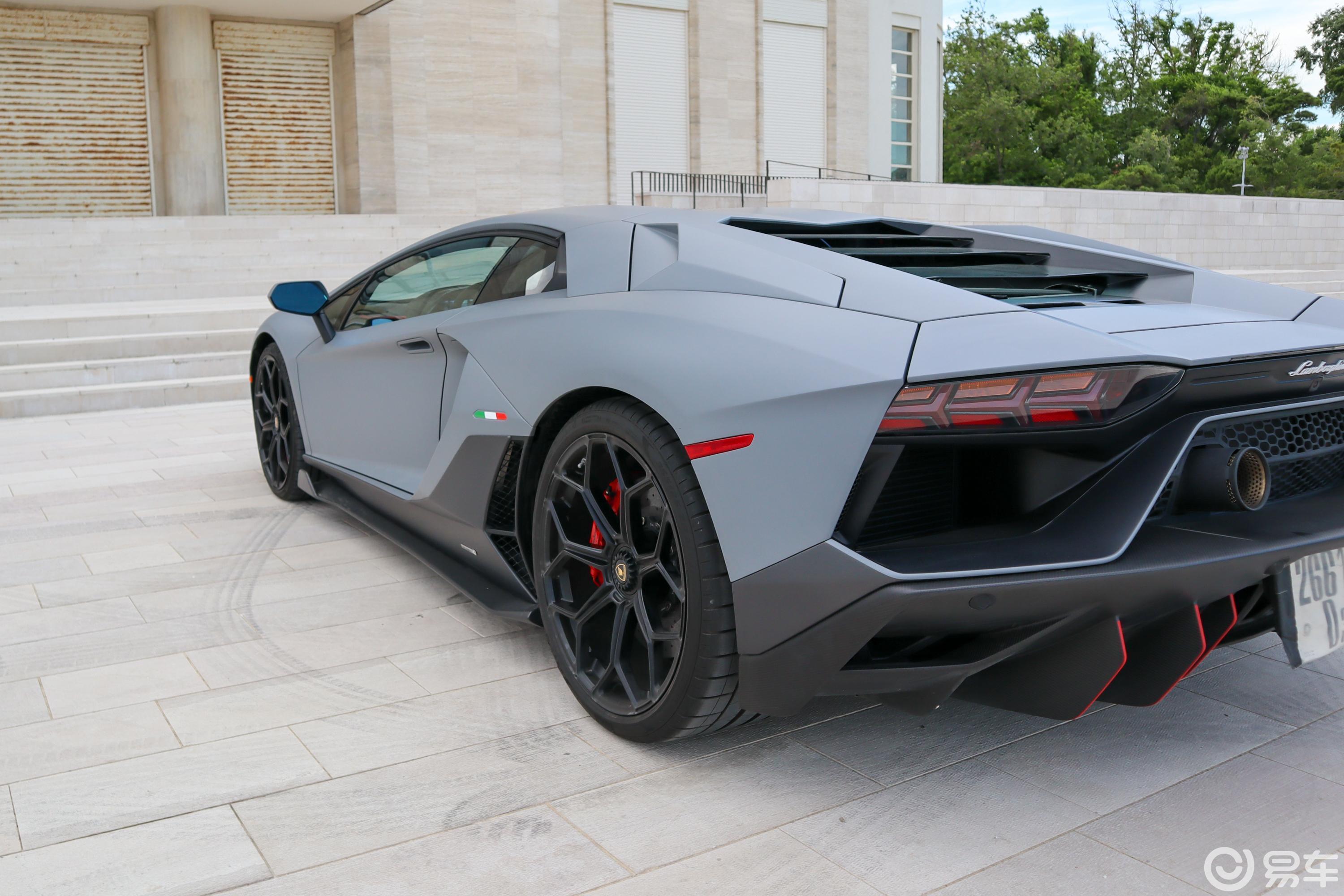 【2022款 lp780-4 ultimae汽车图片-汽车图片大全】-易车