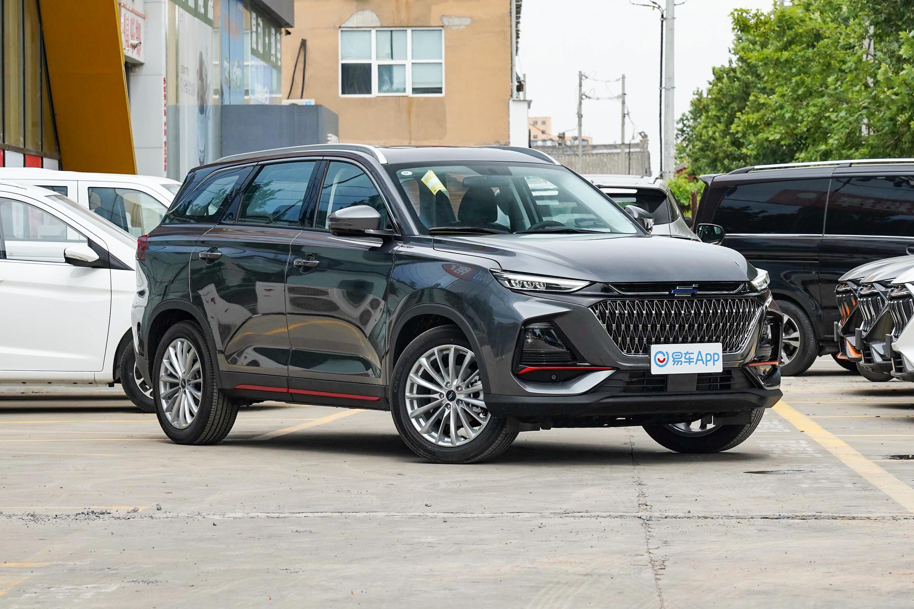 2022款 长安欧尚x7 plus 蓝鲸版 1.5t 双离合智尊型 7座外观