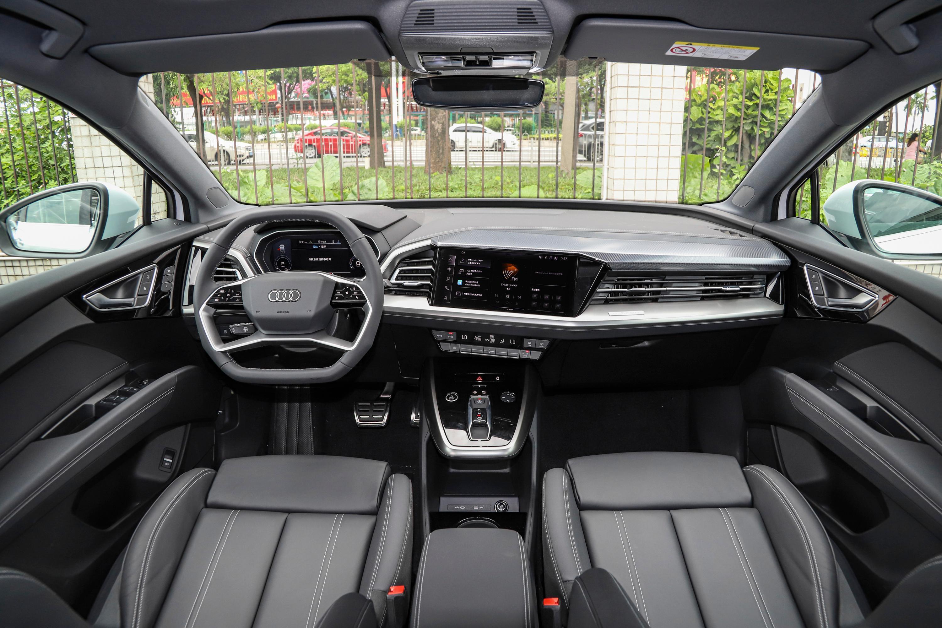 2022款 奥迪q4 e-tron 40 e-tron 创境版内饰