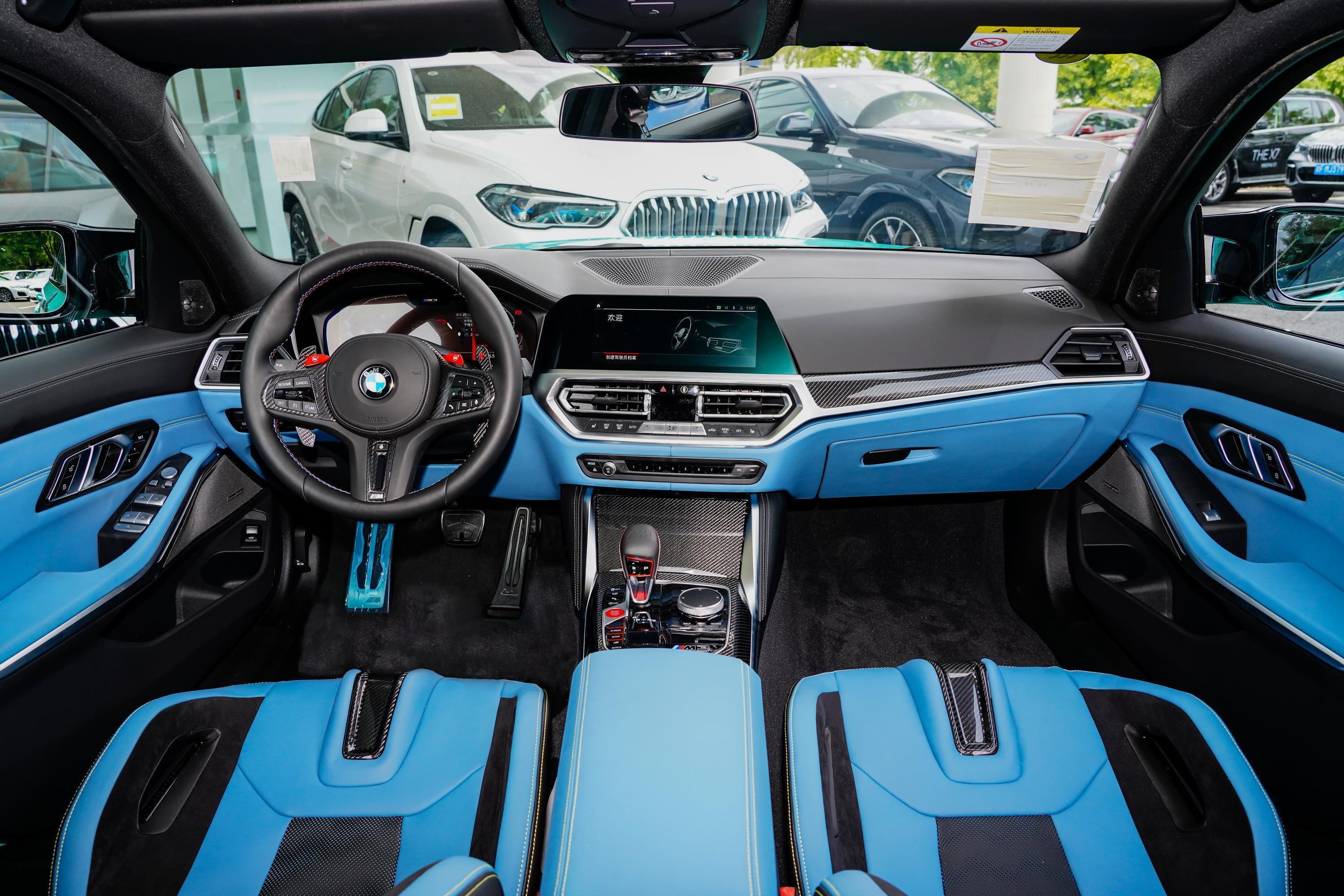 2021款 宝马m3 m3 四门轿车 m xdrive 雷霆版内饰