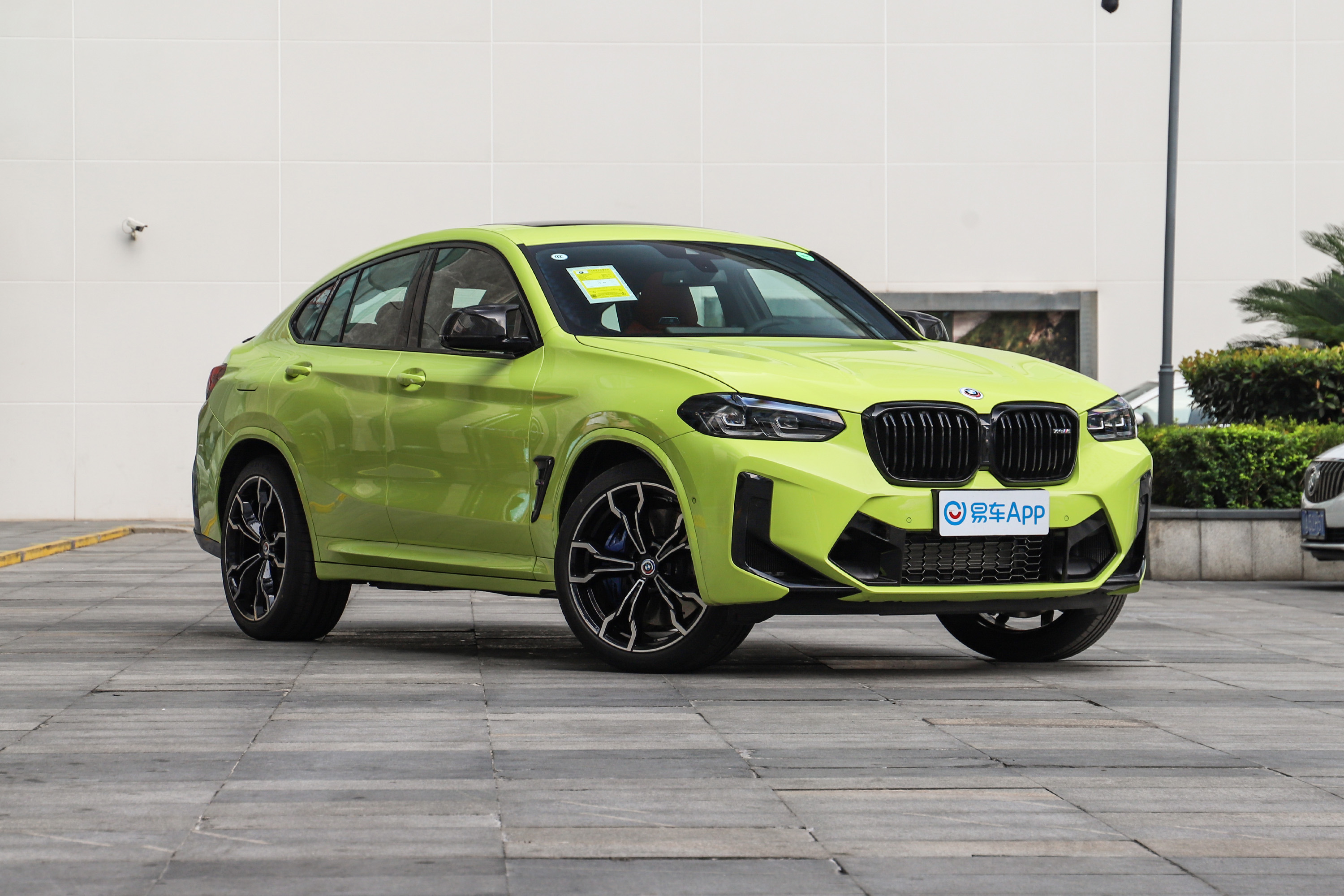 2022款 宝马x4 m 50周年版 x4 m 雷霆版外观