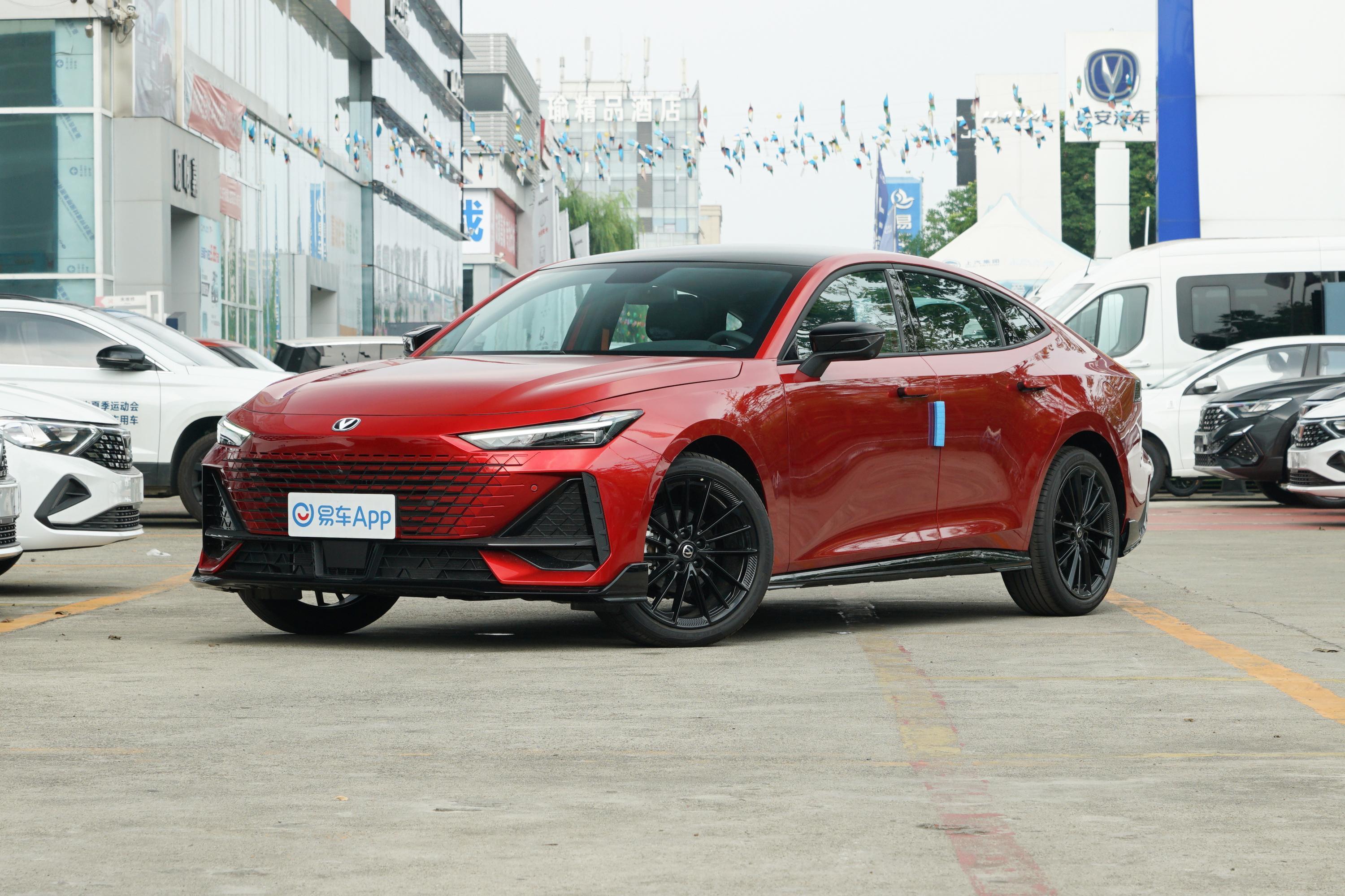 2022款 长安uni-v 1.5t 双离合运动版外观