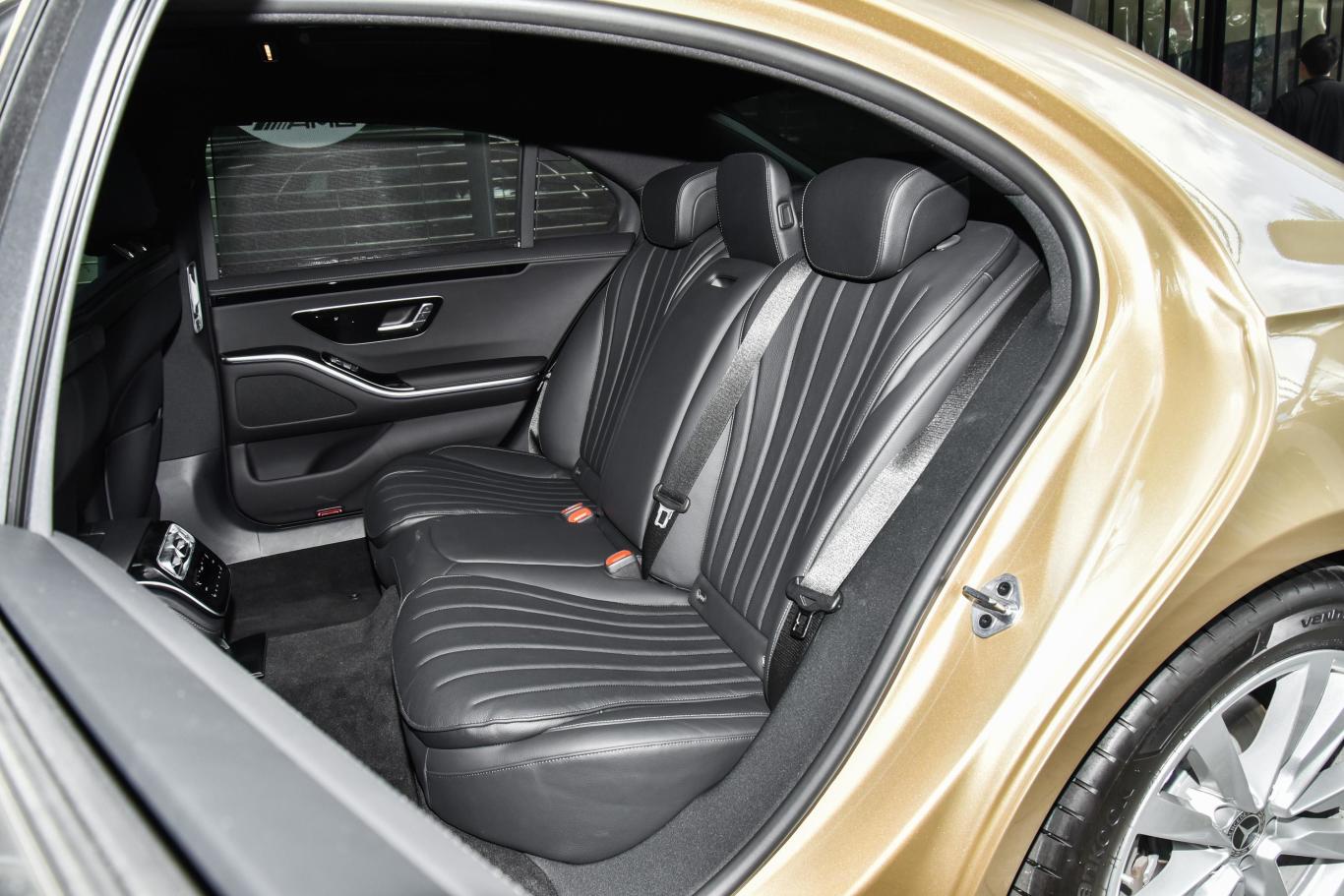 奔驰s级改款 s 400 l 商务型空间