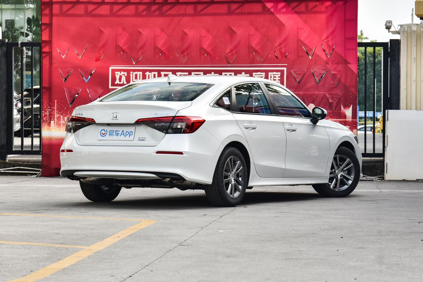 【思域240TURBO CVT劲动·C位客特别版侧后45度车头向右水平图片-汽车图片大全】-易车