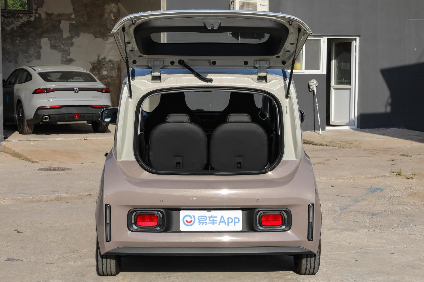 宝骏kiwi ev301km 大疆版 磷酸铁锂空间