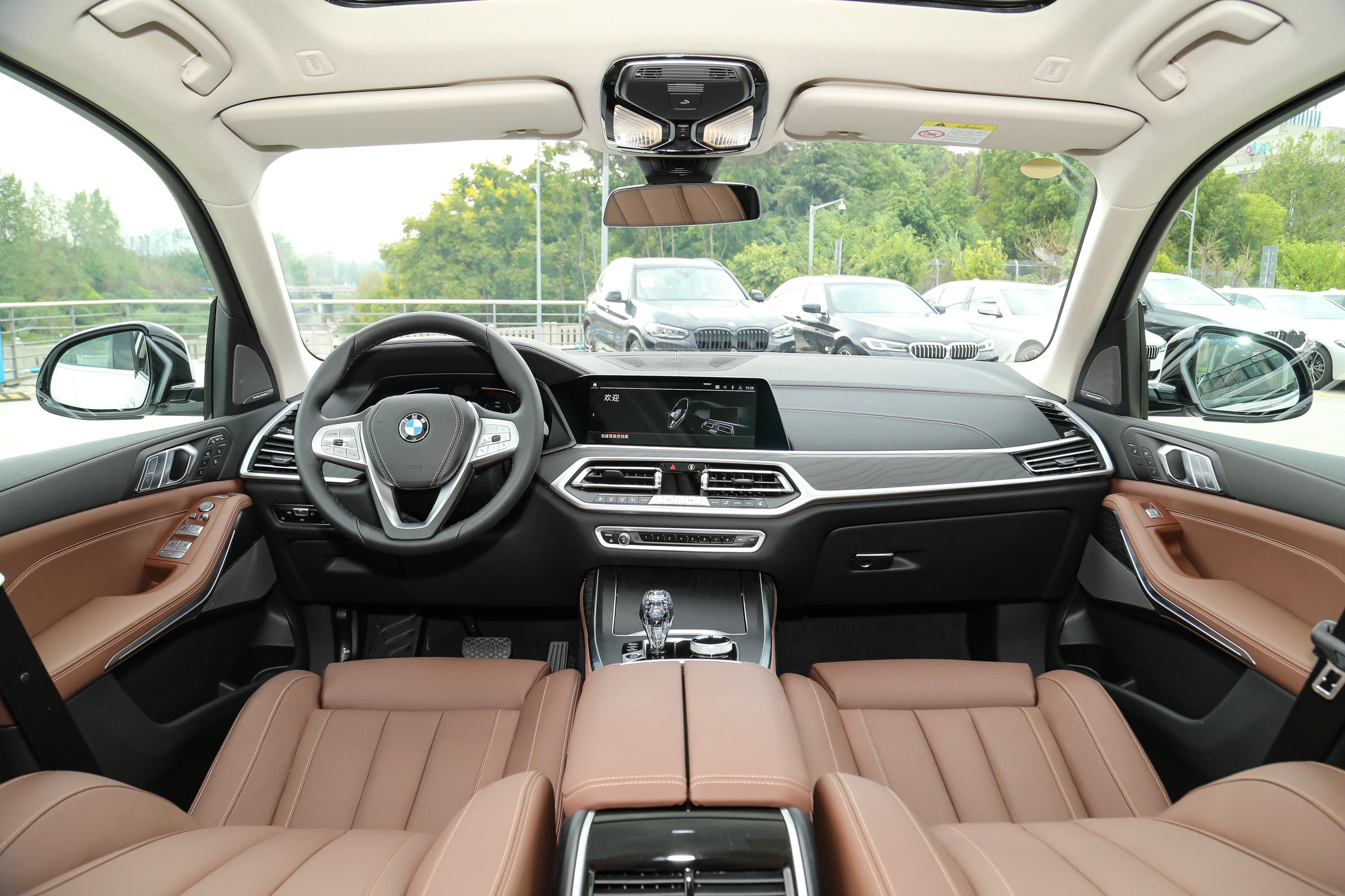 2022款 宝马x7 xdrive40i 领先型 豪华套装内饰