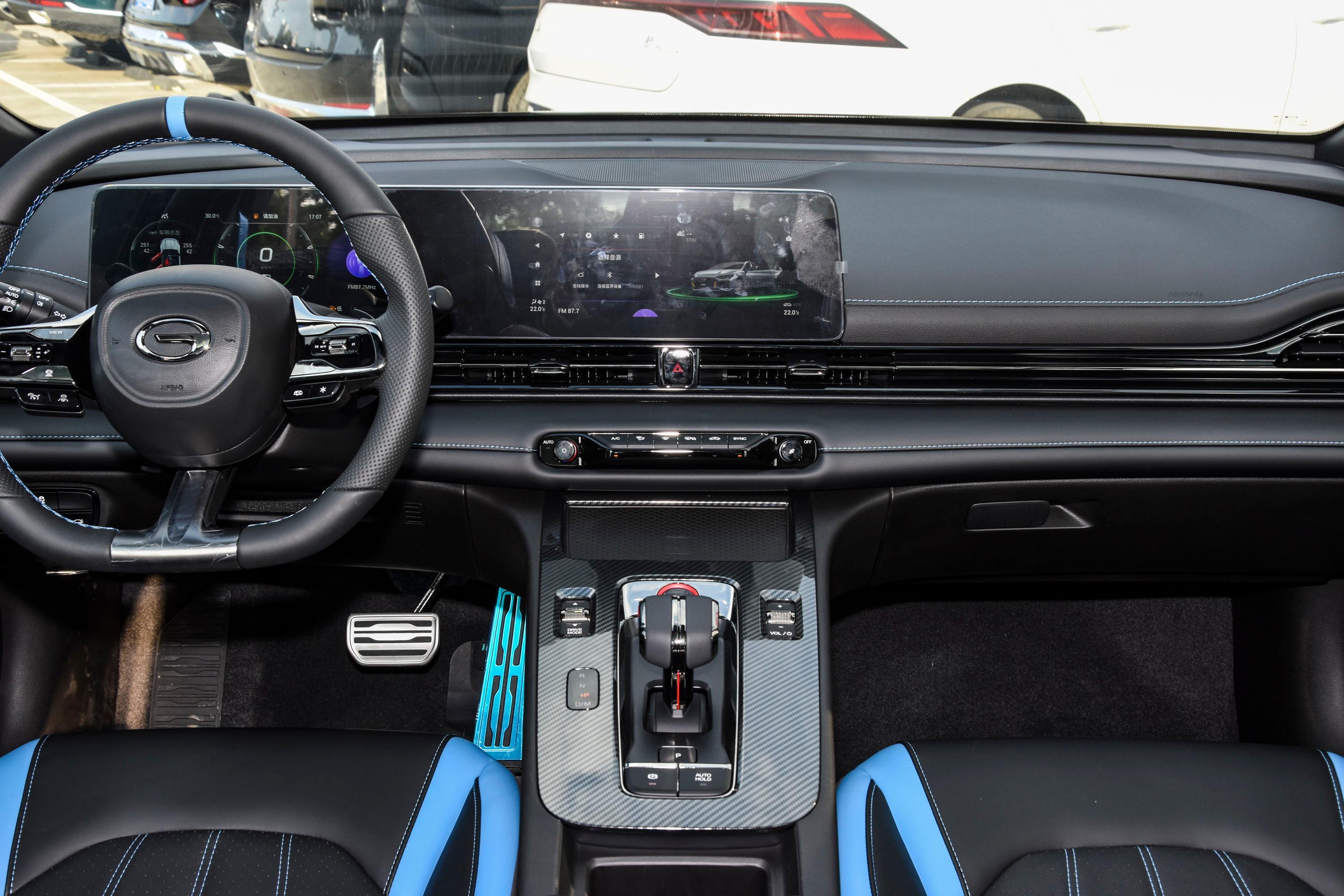 2022款 影豹 270t j16银河战机版内饰