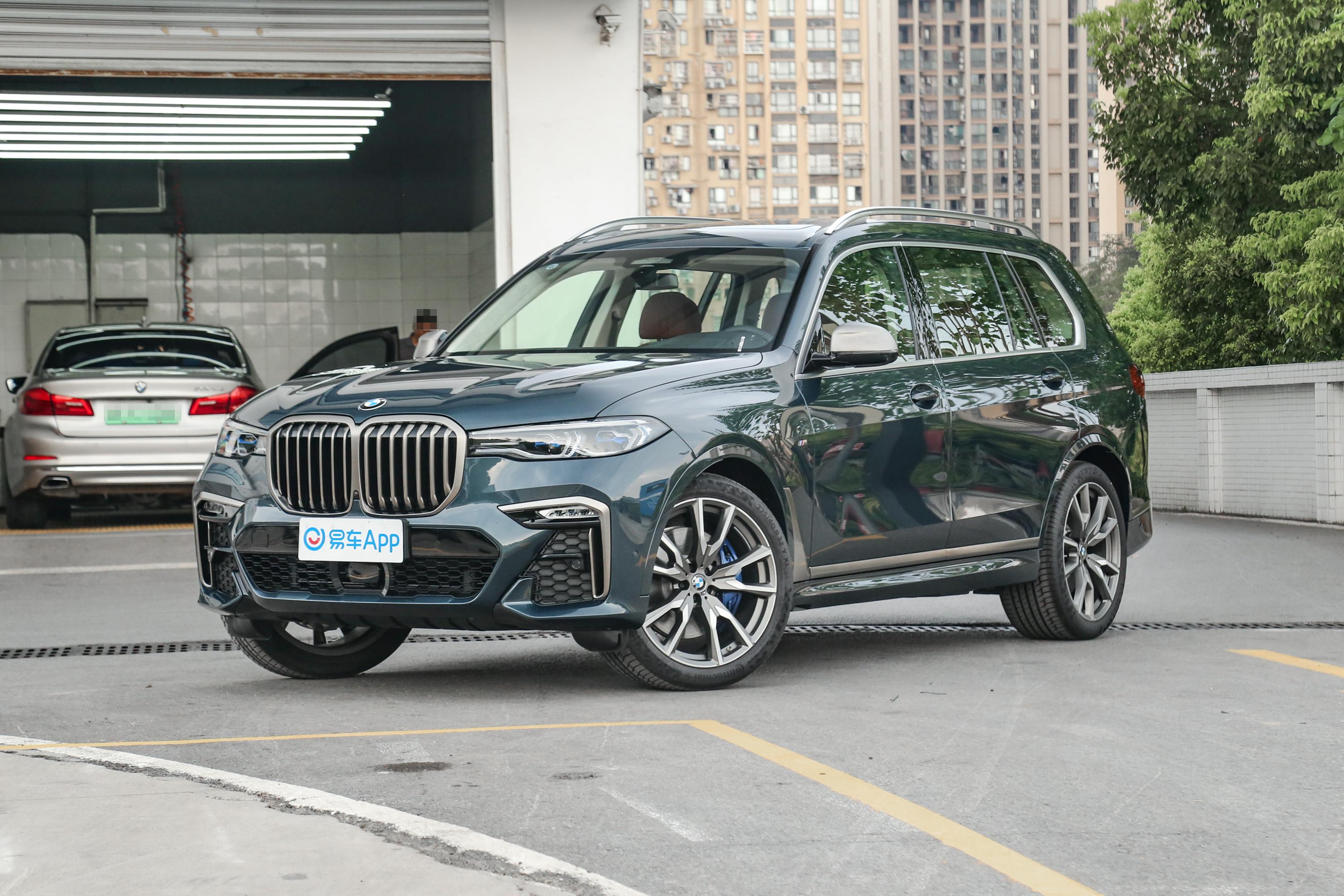2022款 宝马x7 xdrive m50i外观