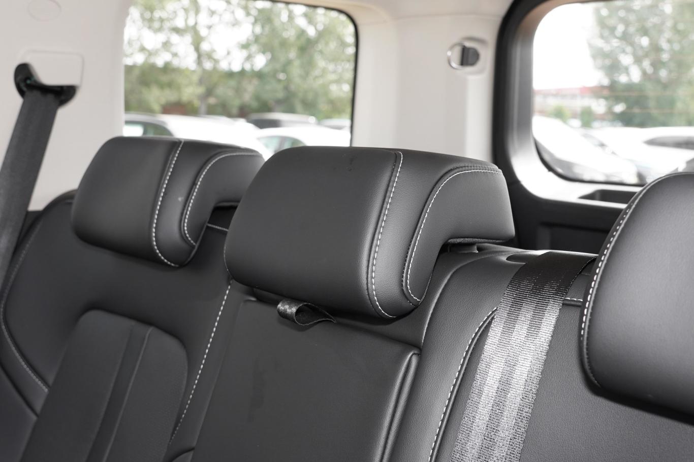 坦克300越野版 2.0t 征服者后排空间